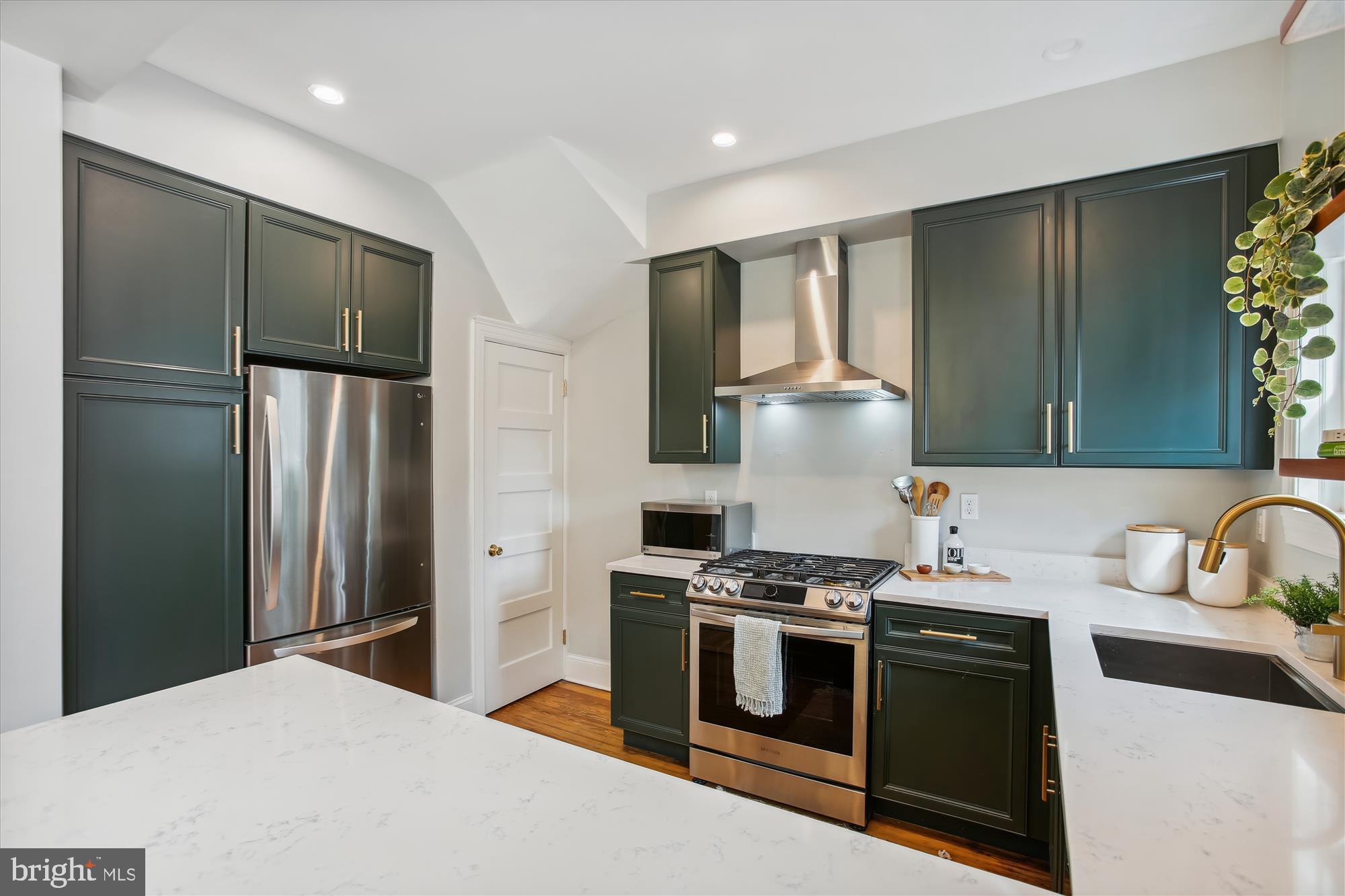 105 14th St NE