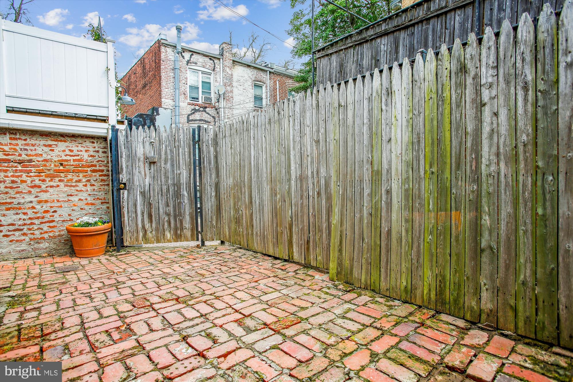105 14th St NE