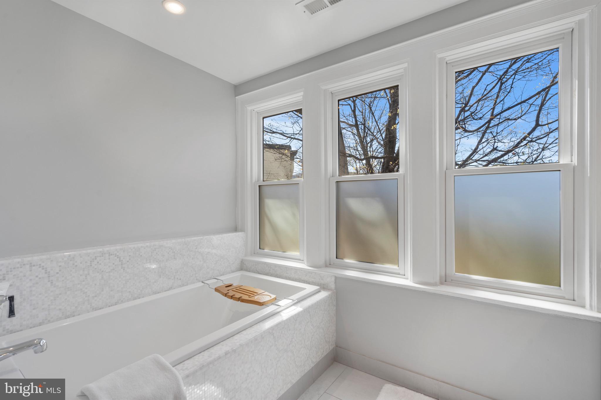 301 South Carolina Ave SE