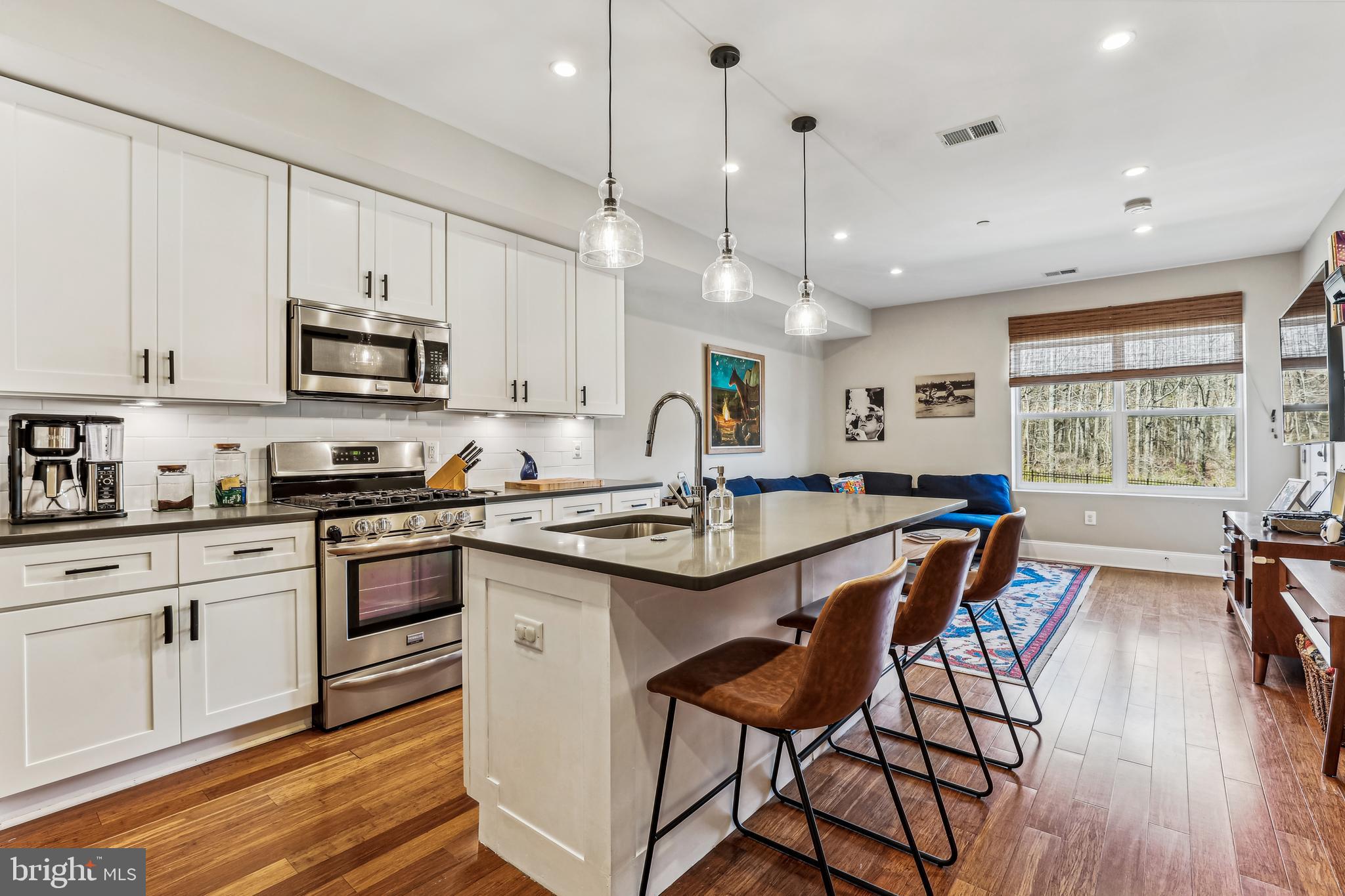 2221 M St NE #302