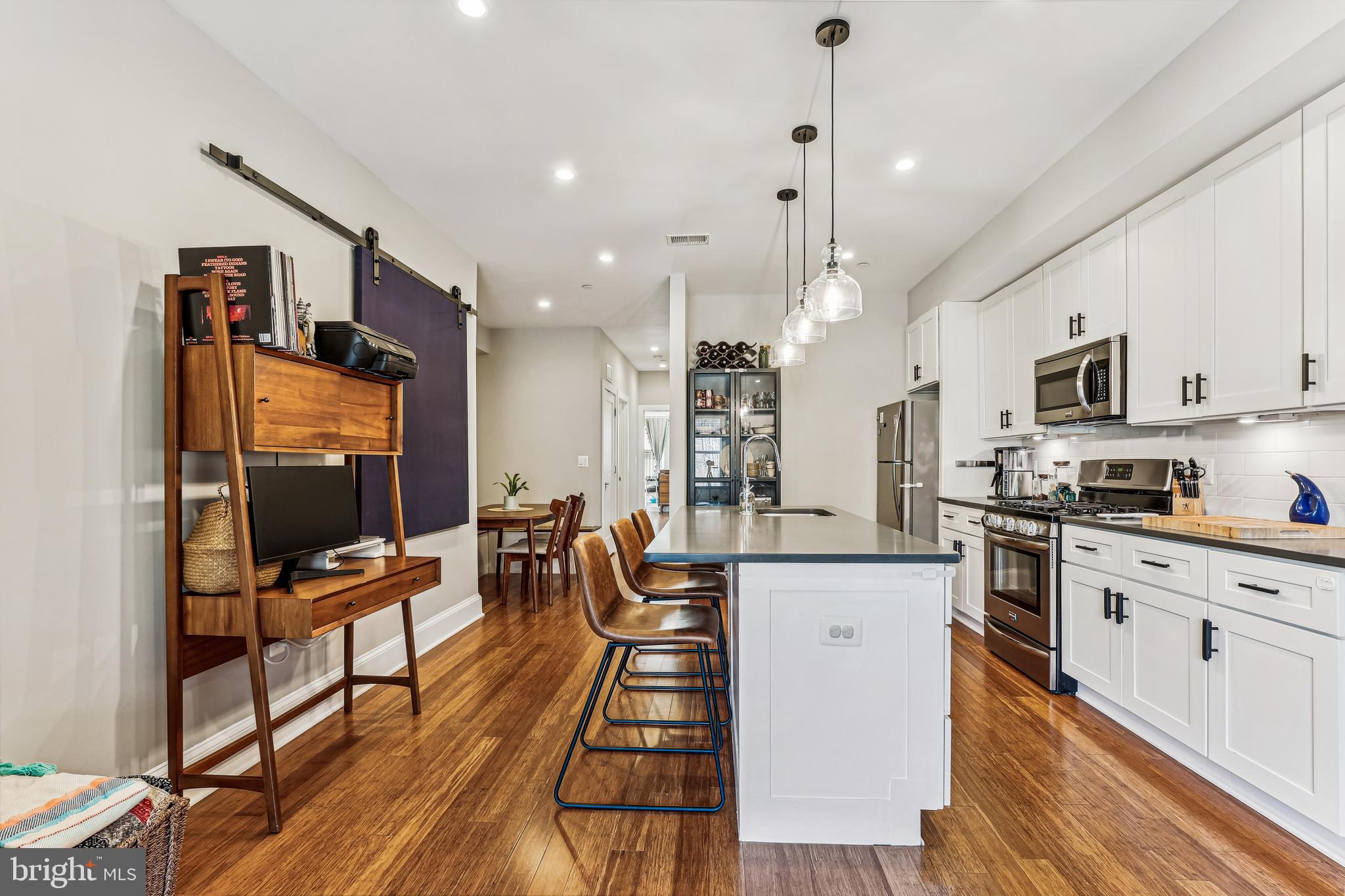 2221 M St NE #302