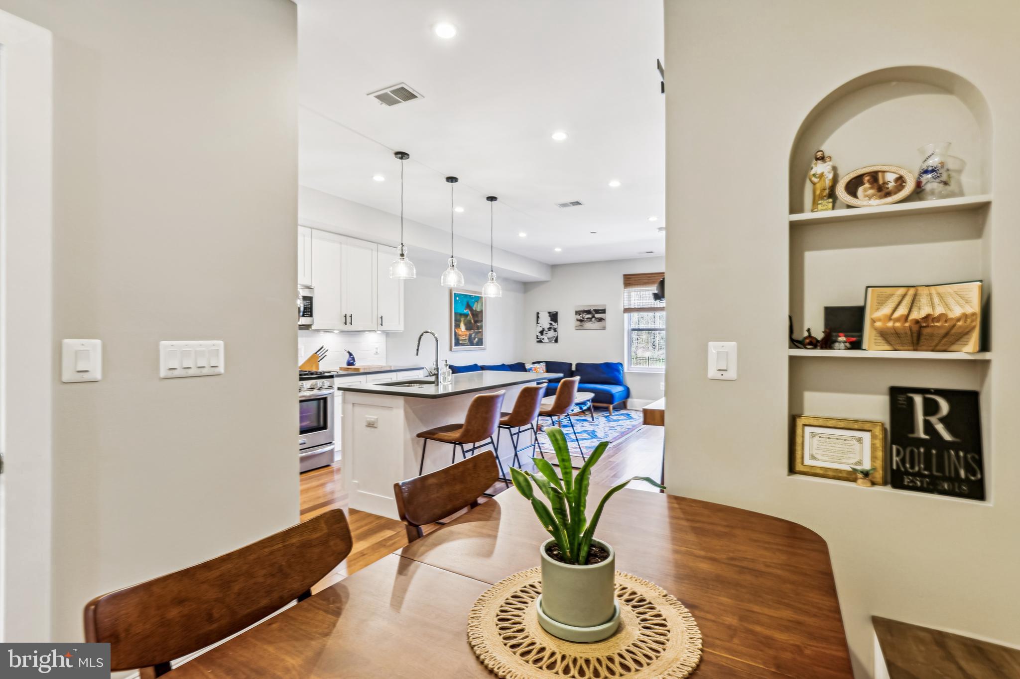 2221 M St NE #302