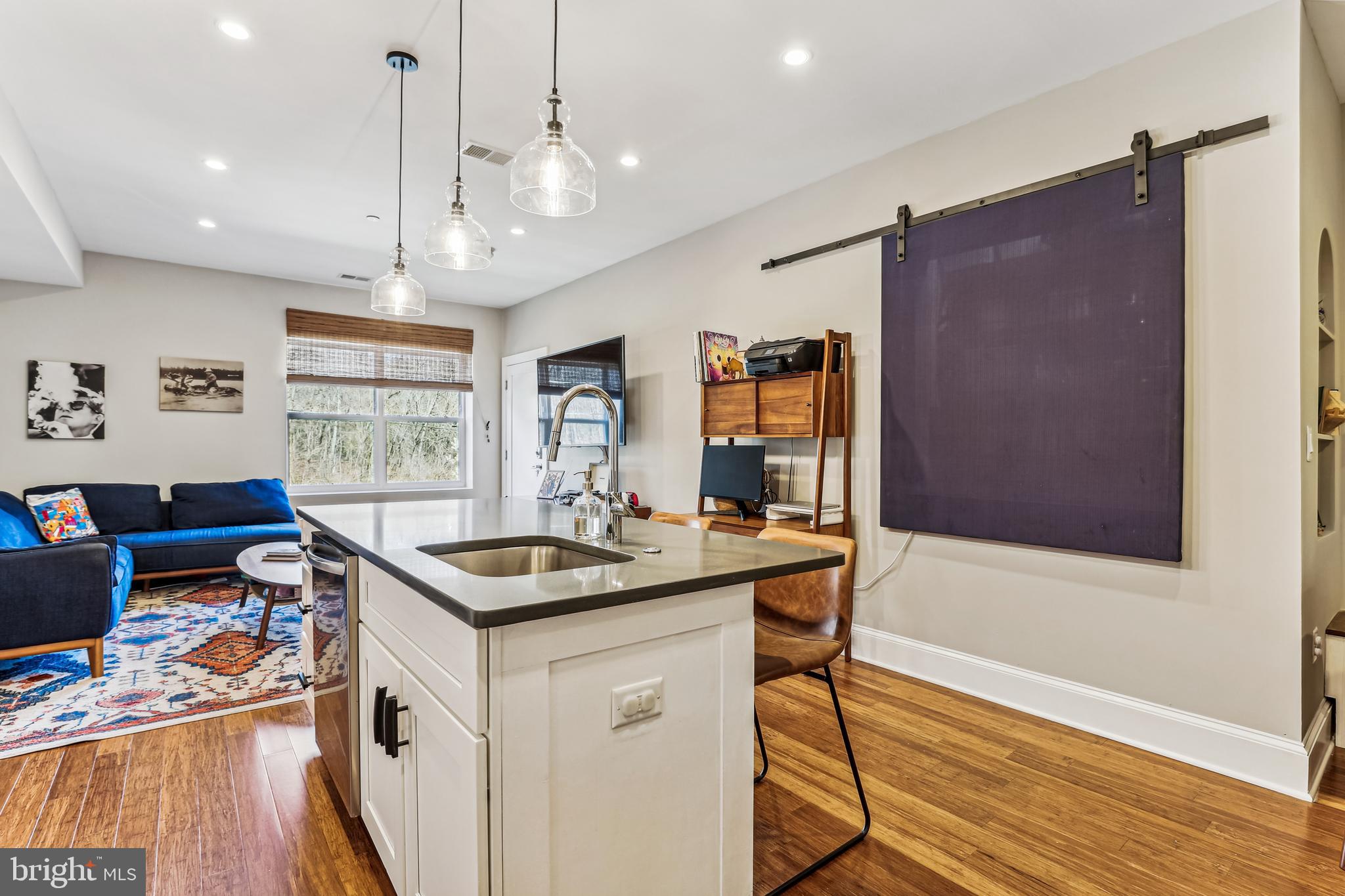 2221 M St NE #302