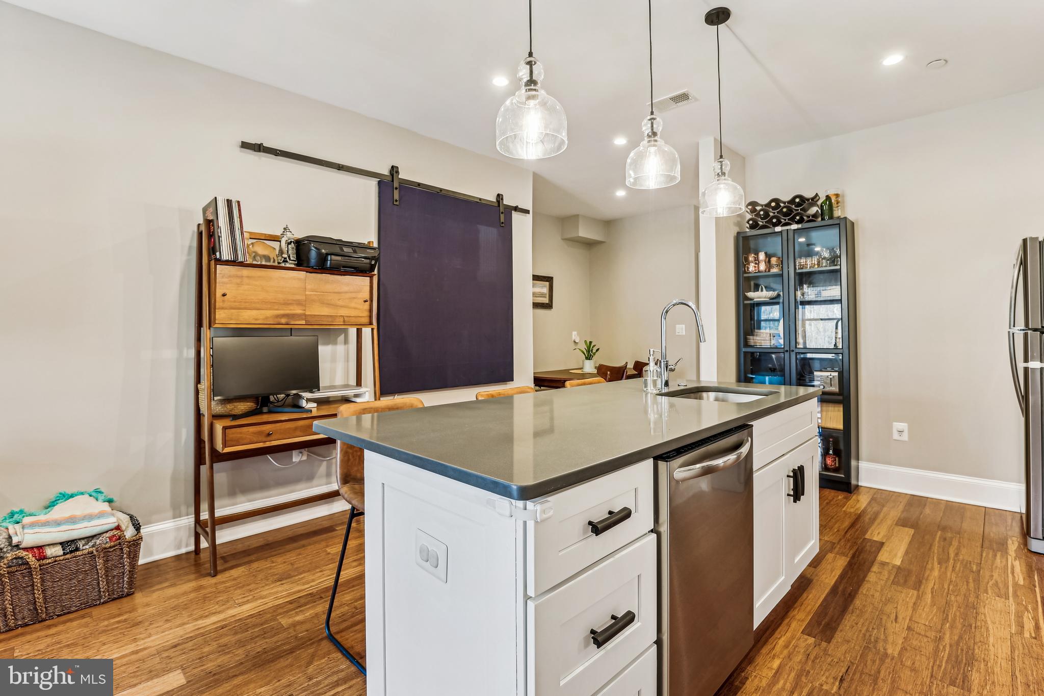 2221 M St NE #302