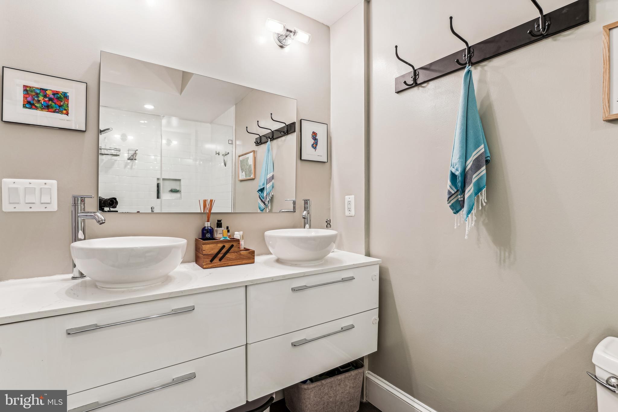 2221 M St NE #302