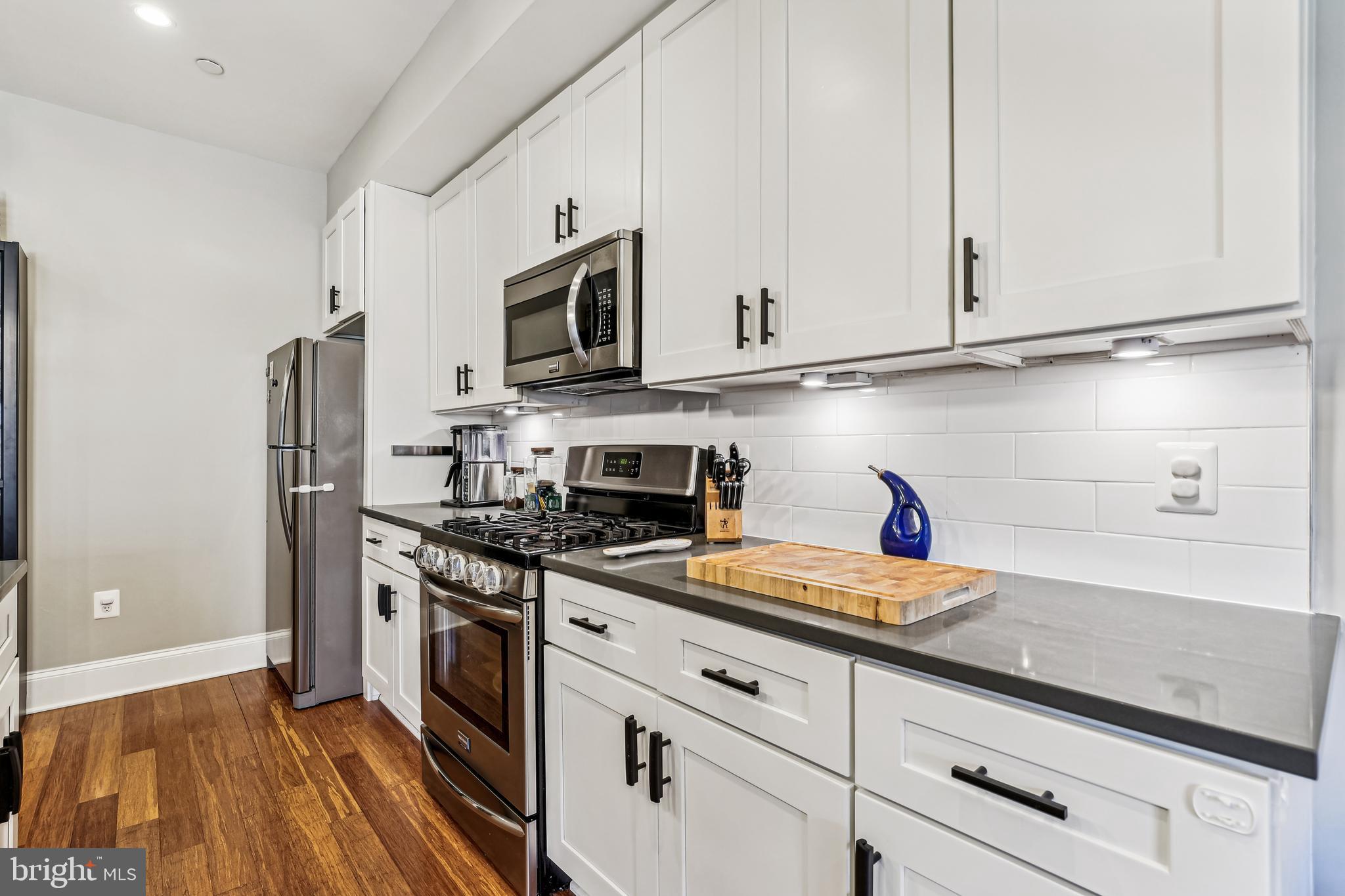 2221 M St NE #302