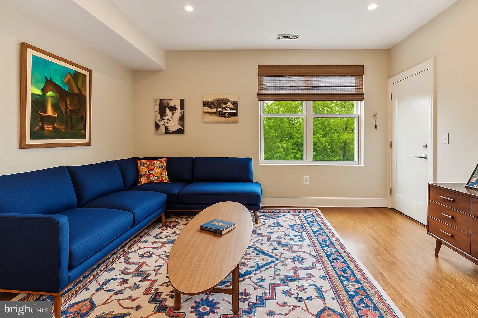 2221 M St NE #302