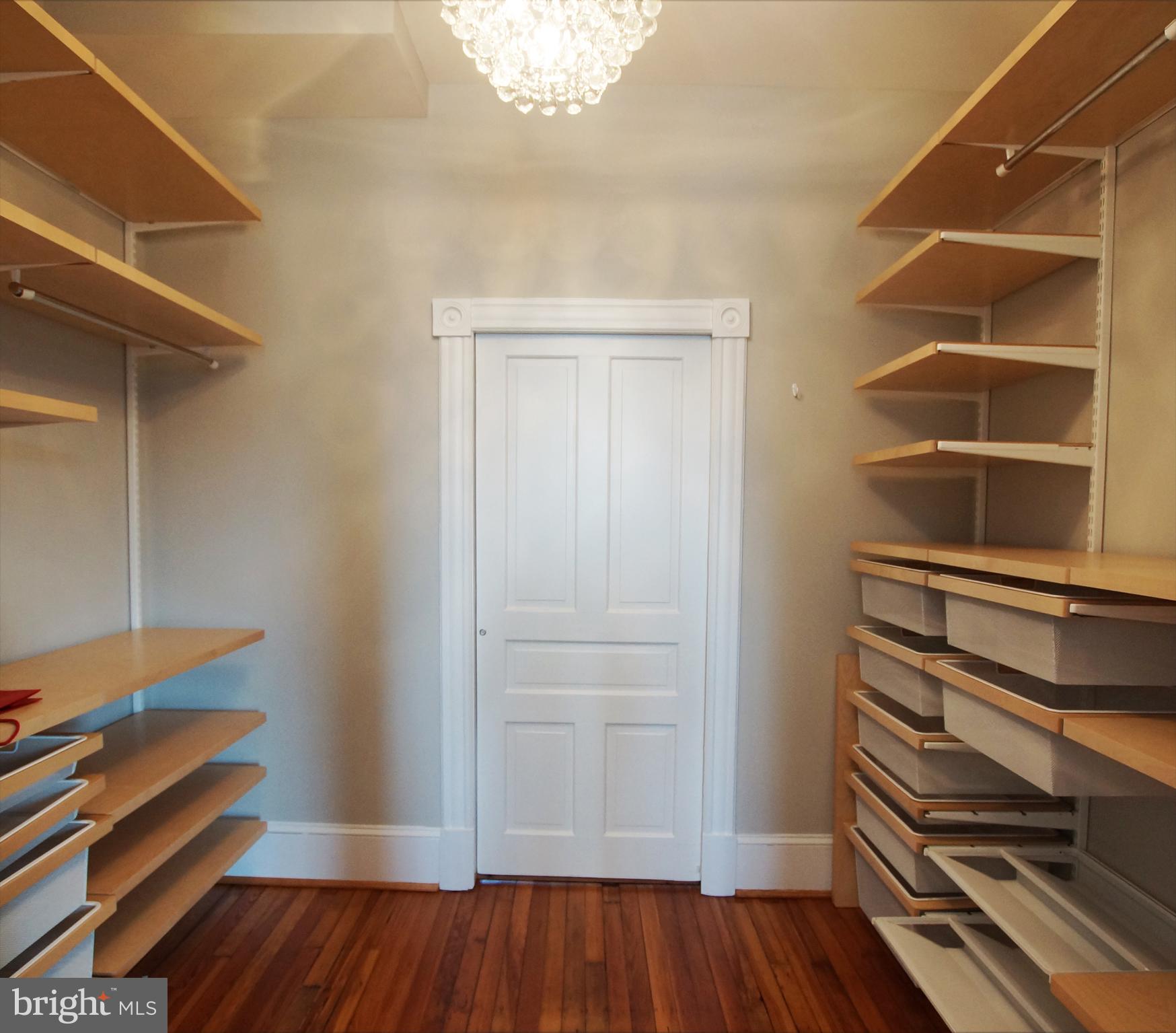 121 4th St NE