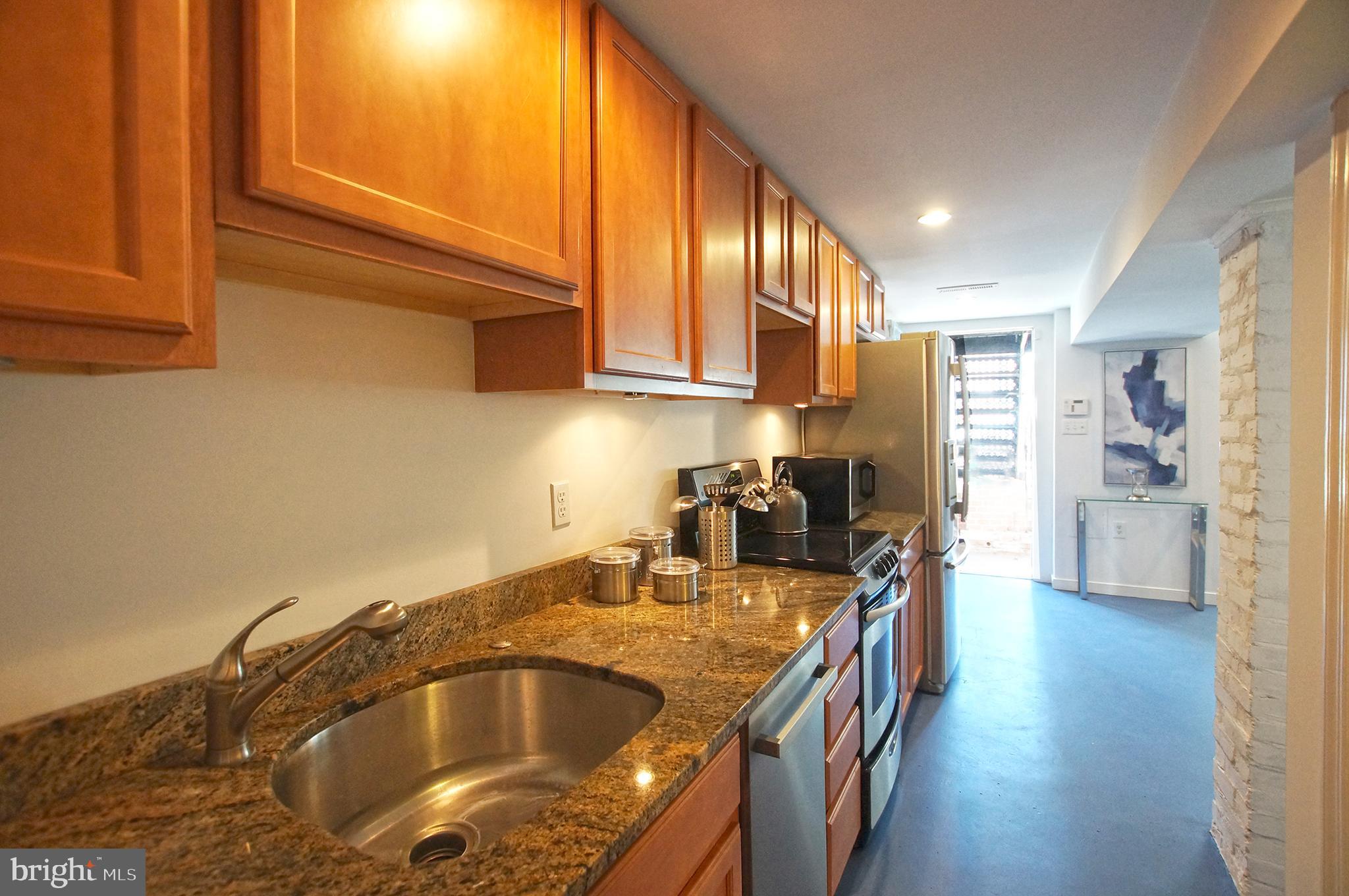 121 4th St NE