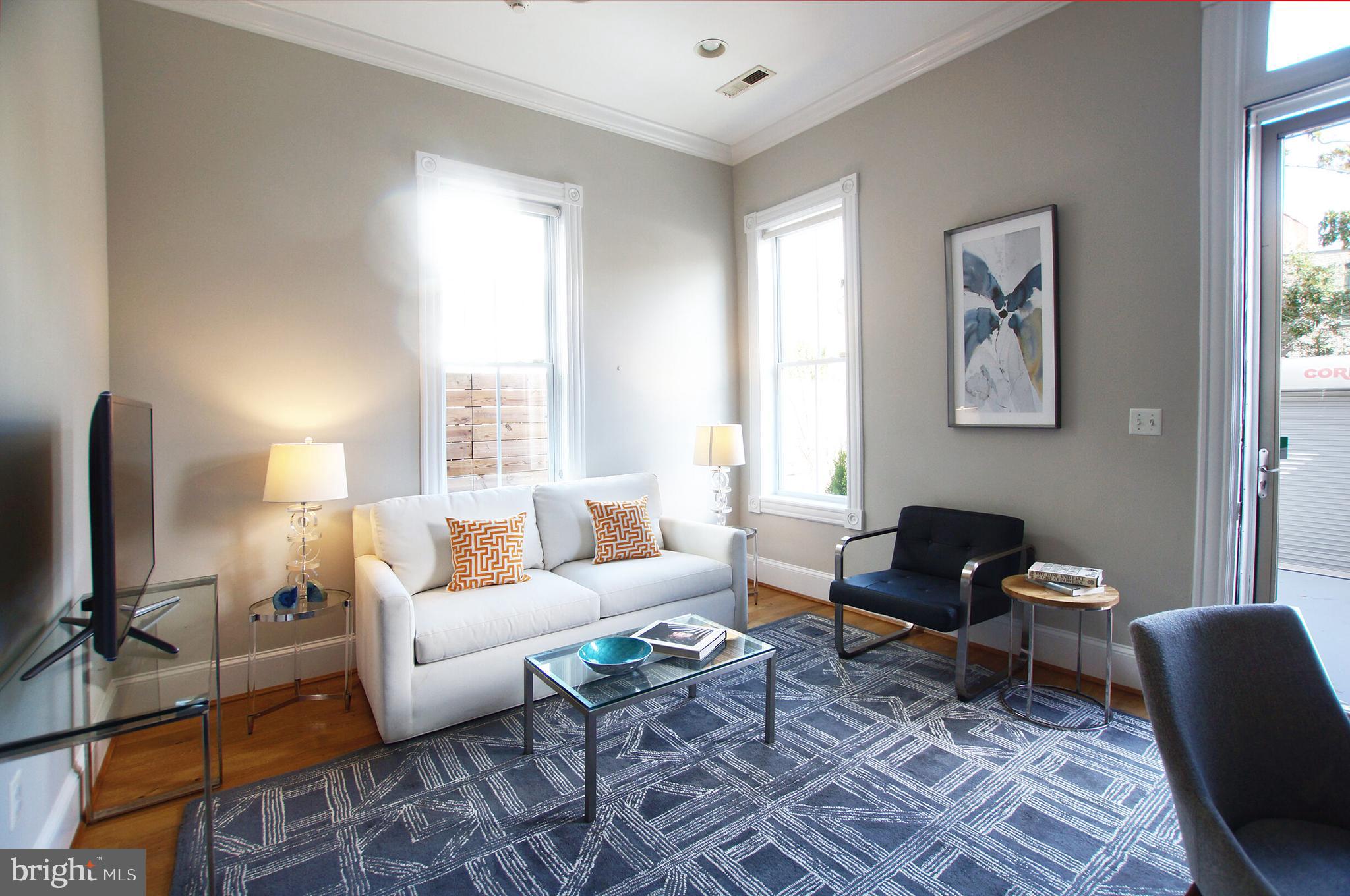 121 4th St NE