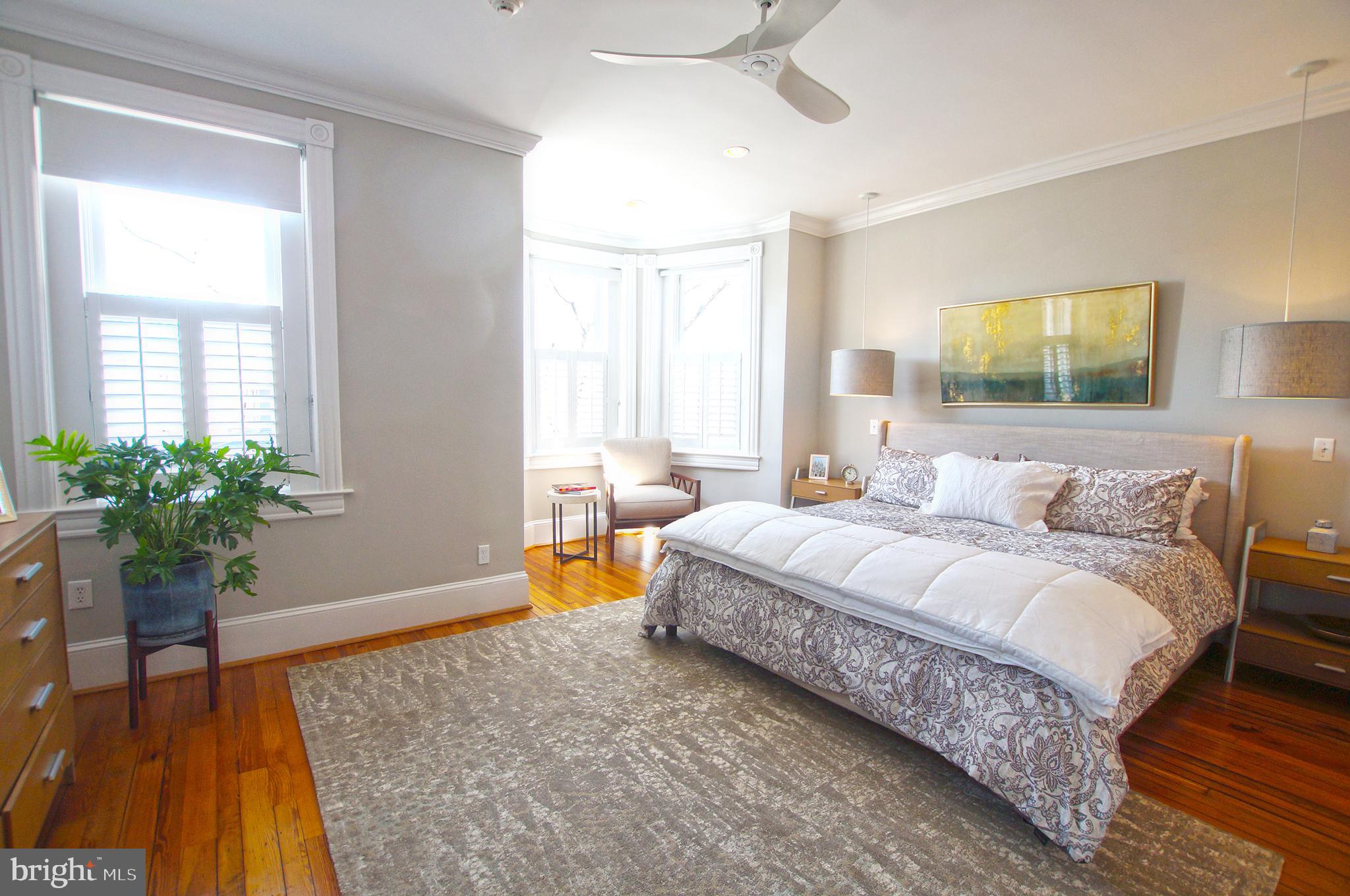 121 4th St NE
