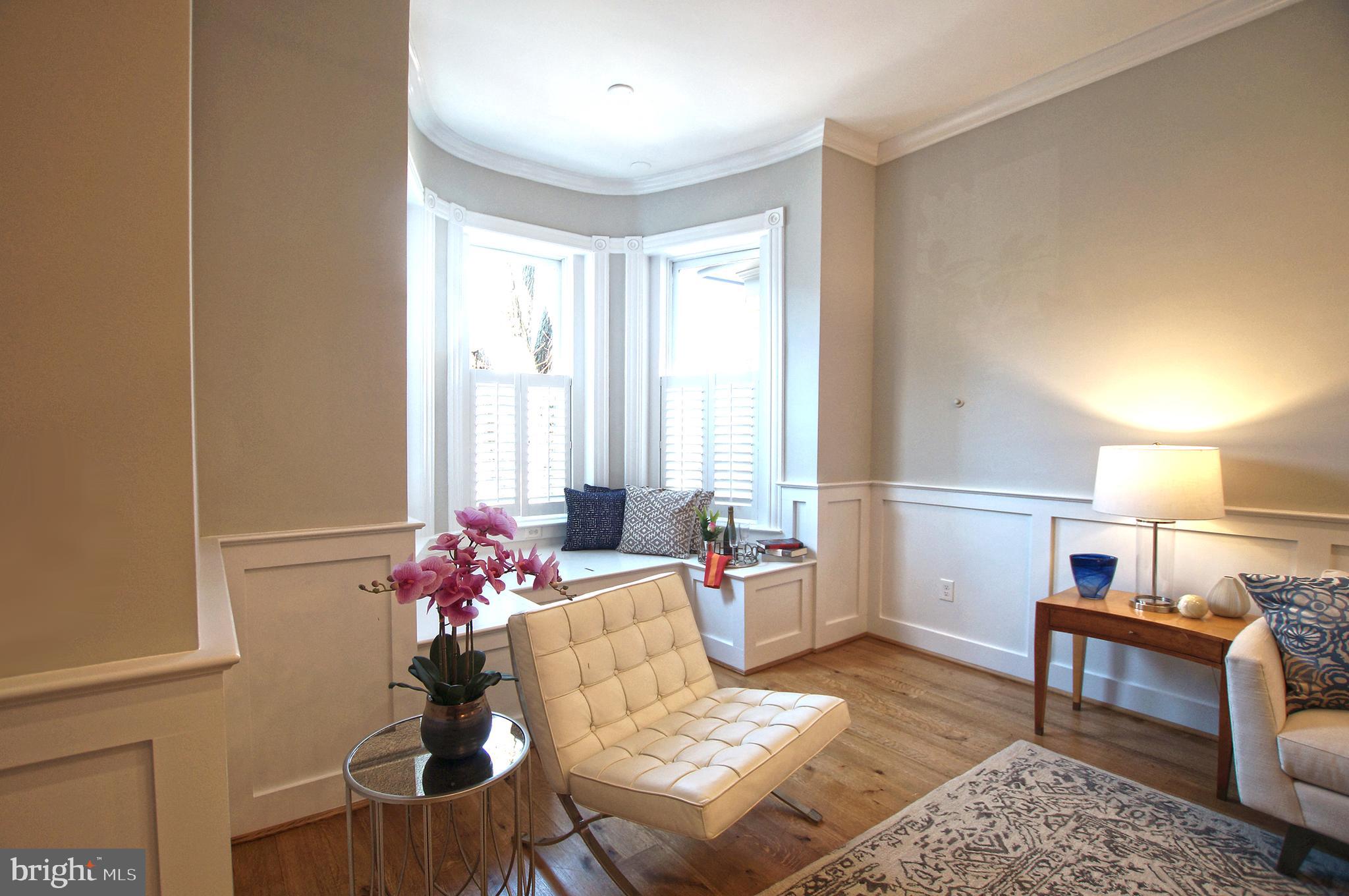 121 4th St NE