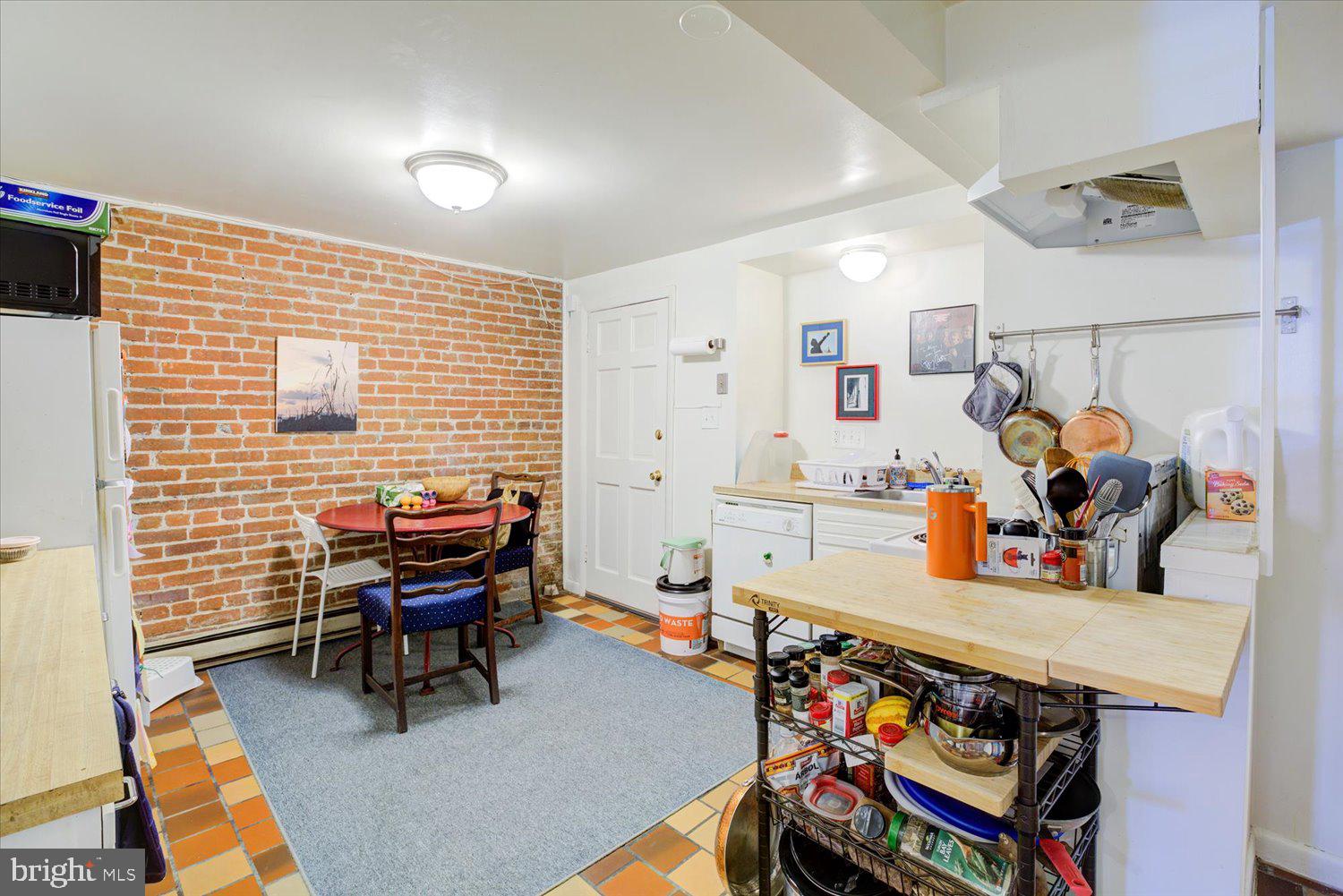 1435 E Capitol St SE