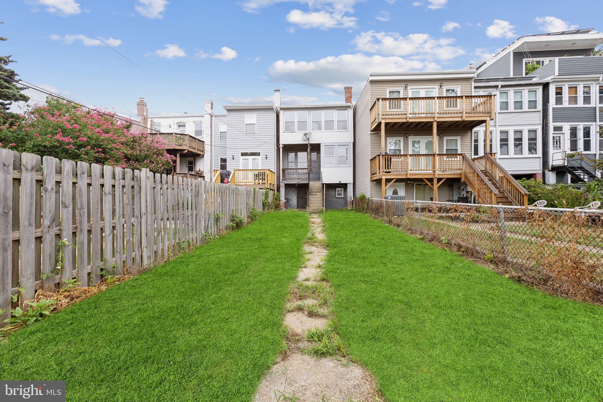 30 W St NW