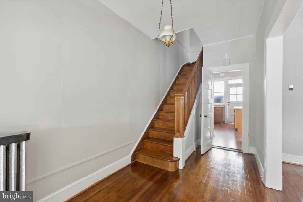30 W St NW