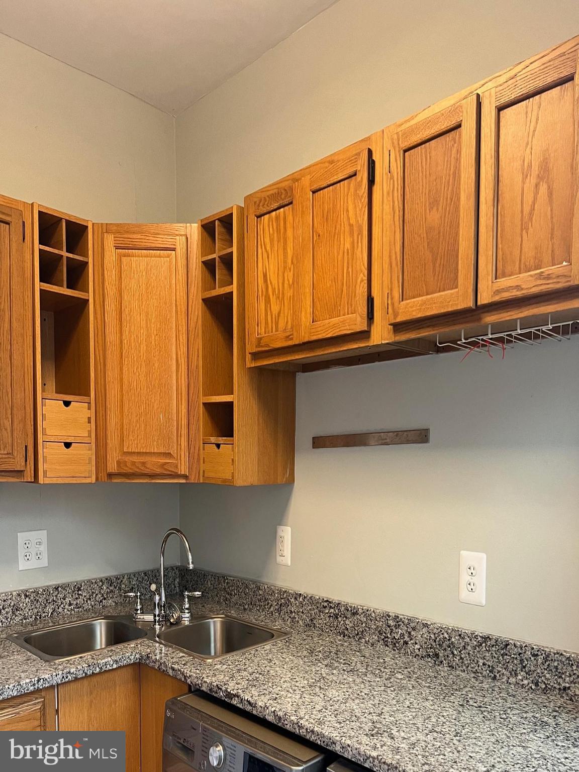 318 N Carolina Ave SE #1