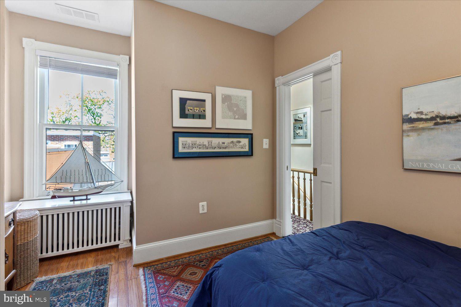 233 9th St SE