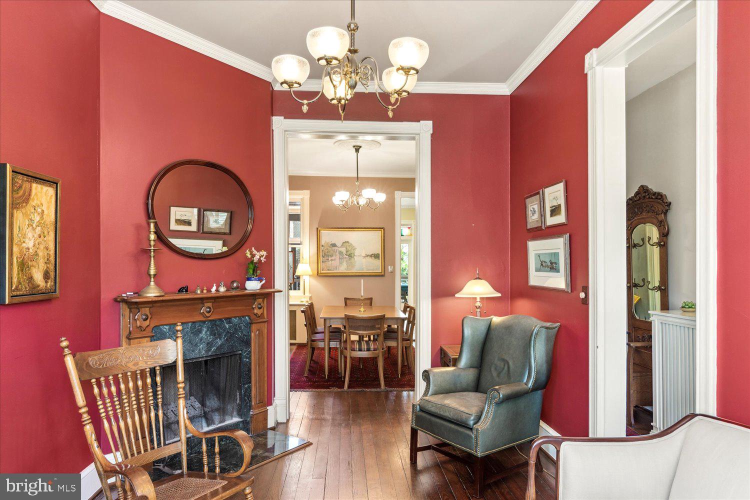 233 9th St SE