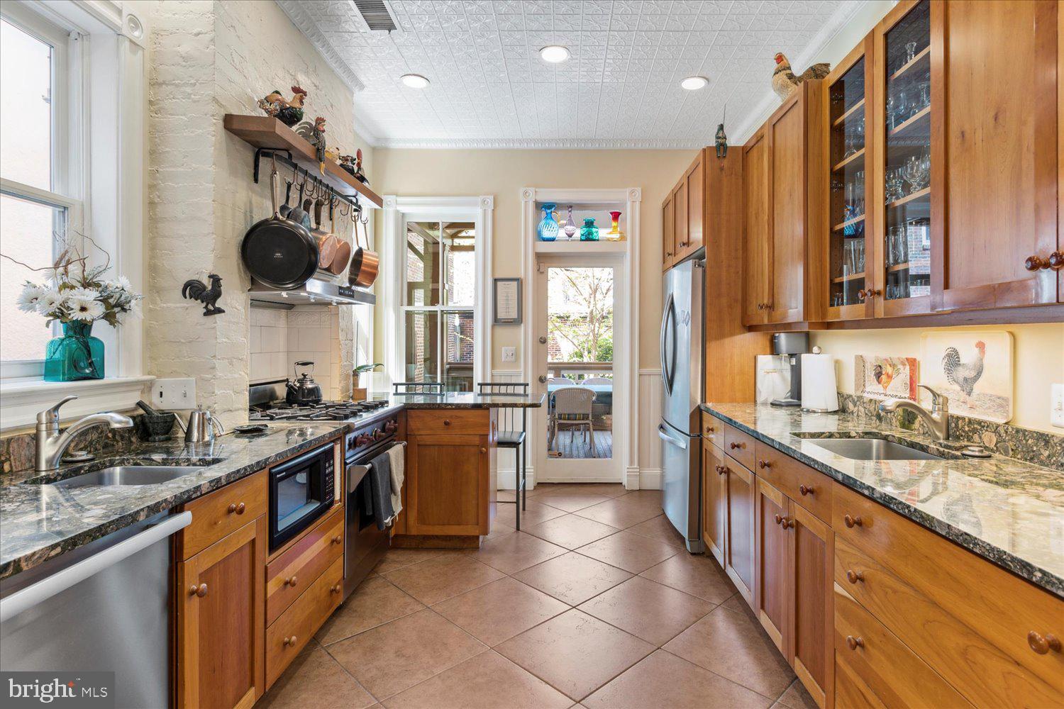 233 9th St SE