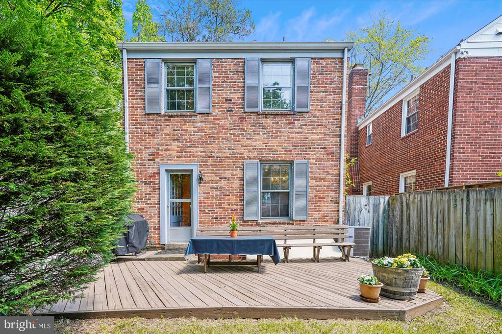 5350 42nd Pl NW