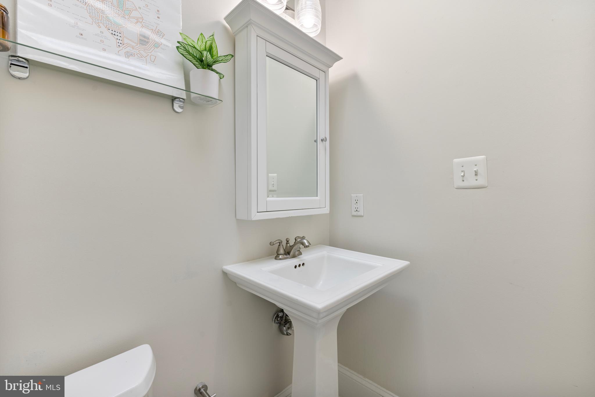 1401 Potomac Ave SE #4