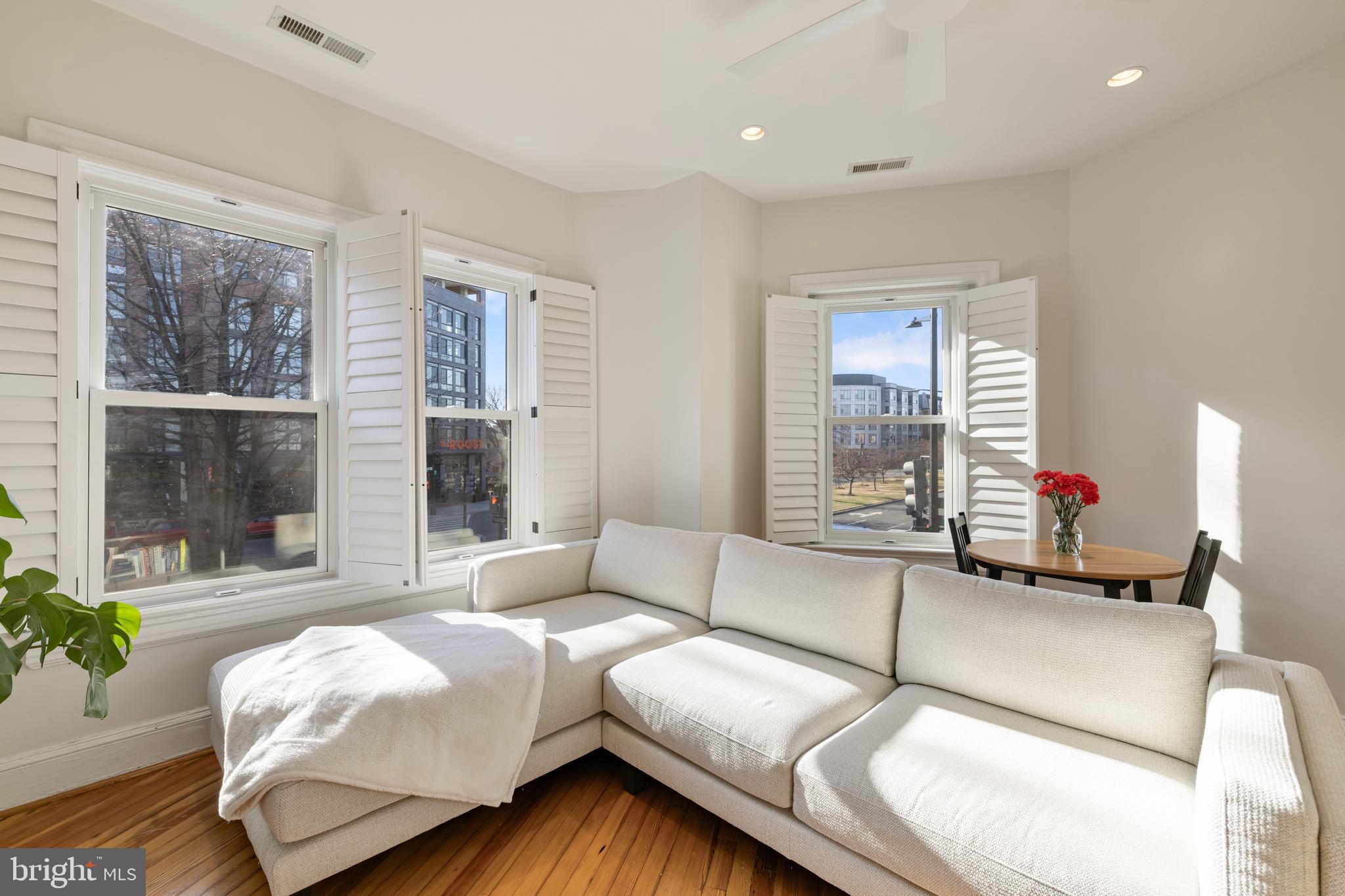 1401 Potomac Ave SE #4
