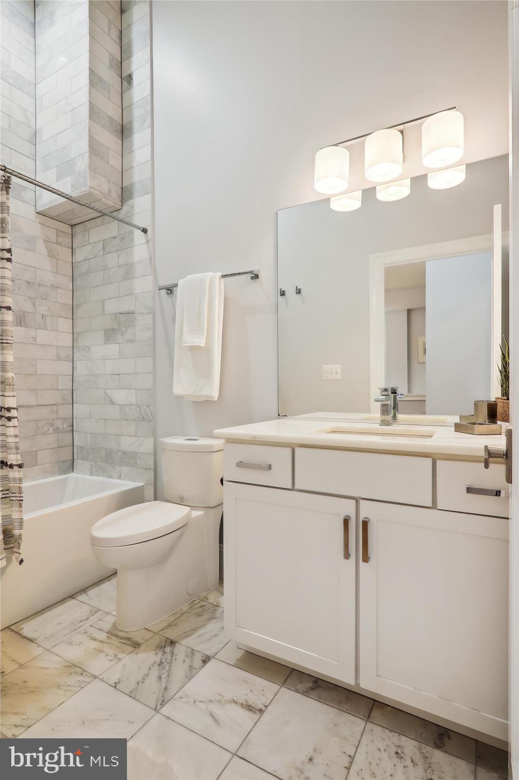 819 D St NE #36