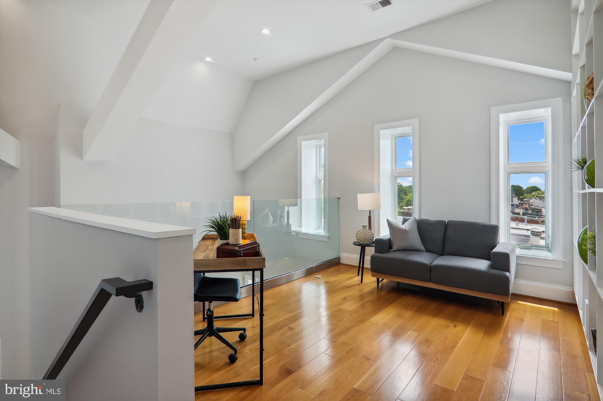 819 D St NE #36