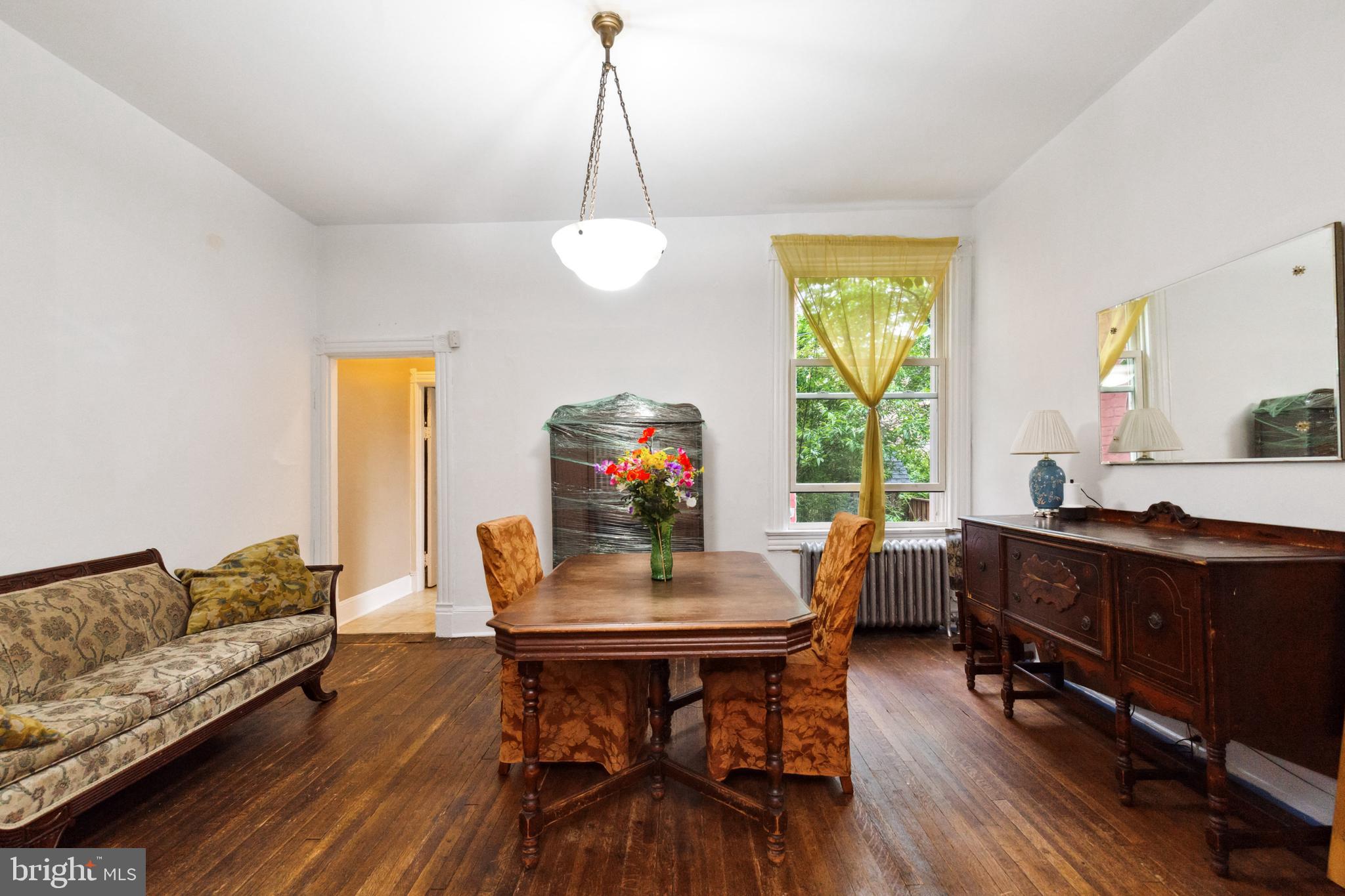 328 5th St SE