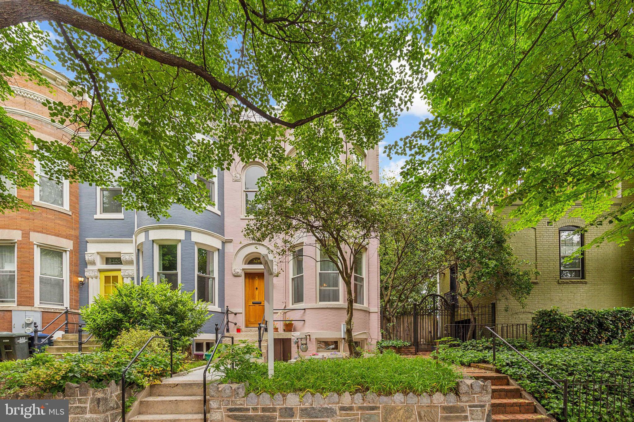 328 5th St SE