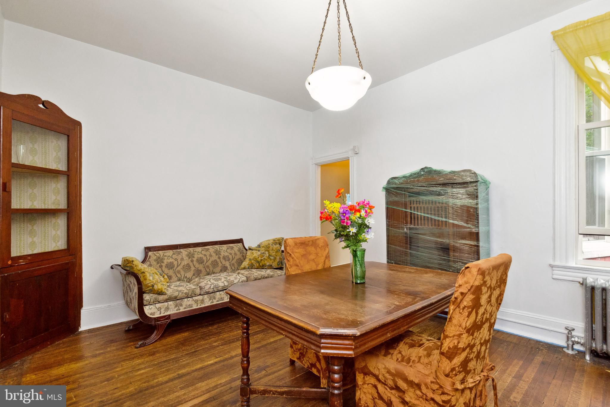 328 5th St SE