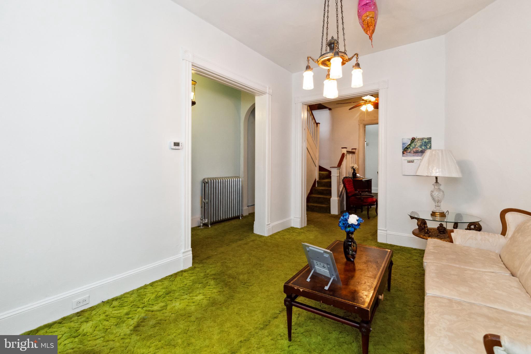 328 5th St SE