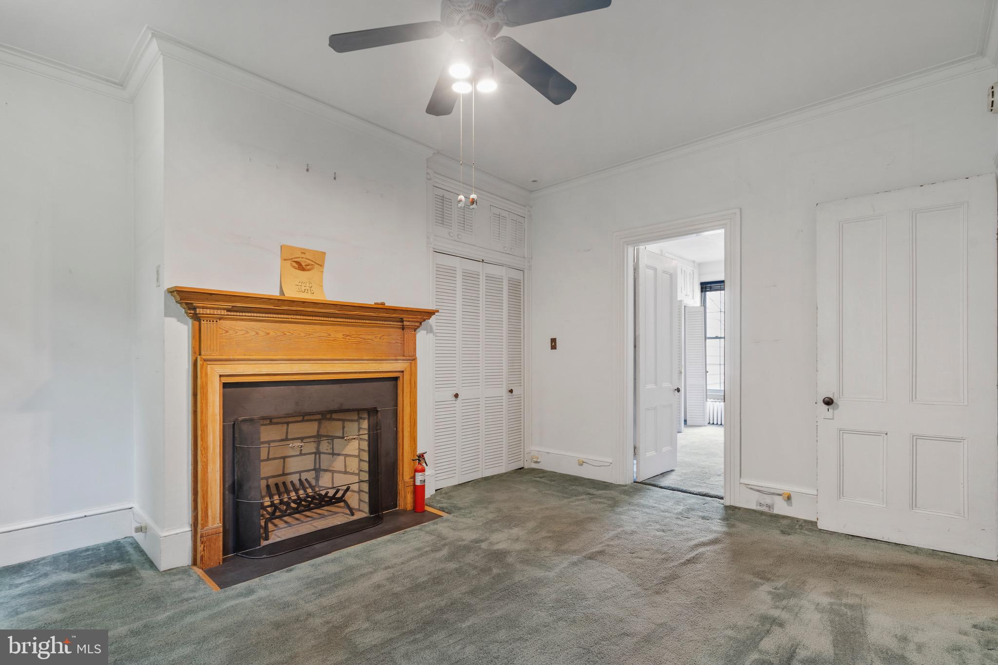 16 3rd St NE