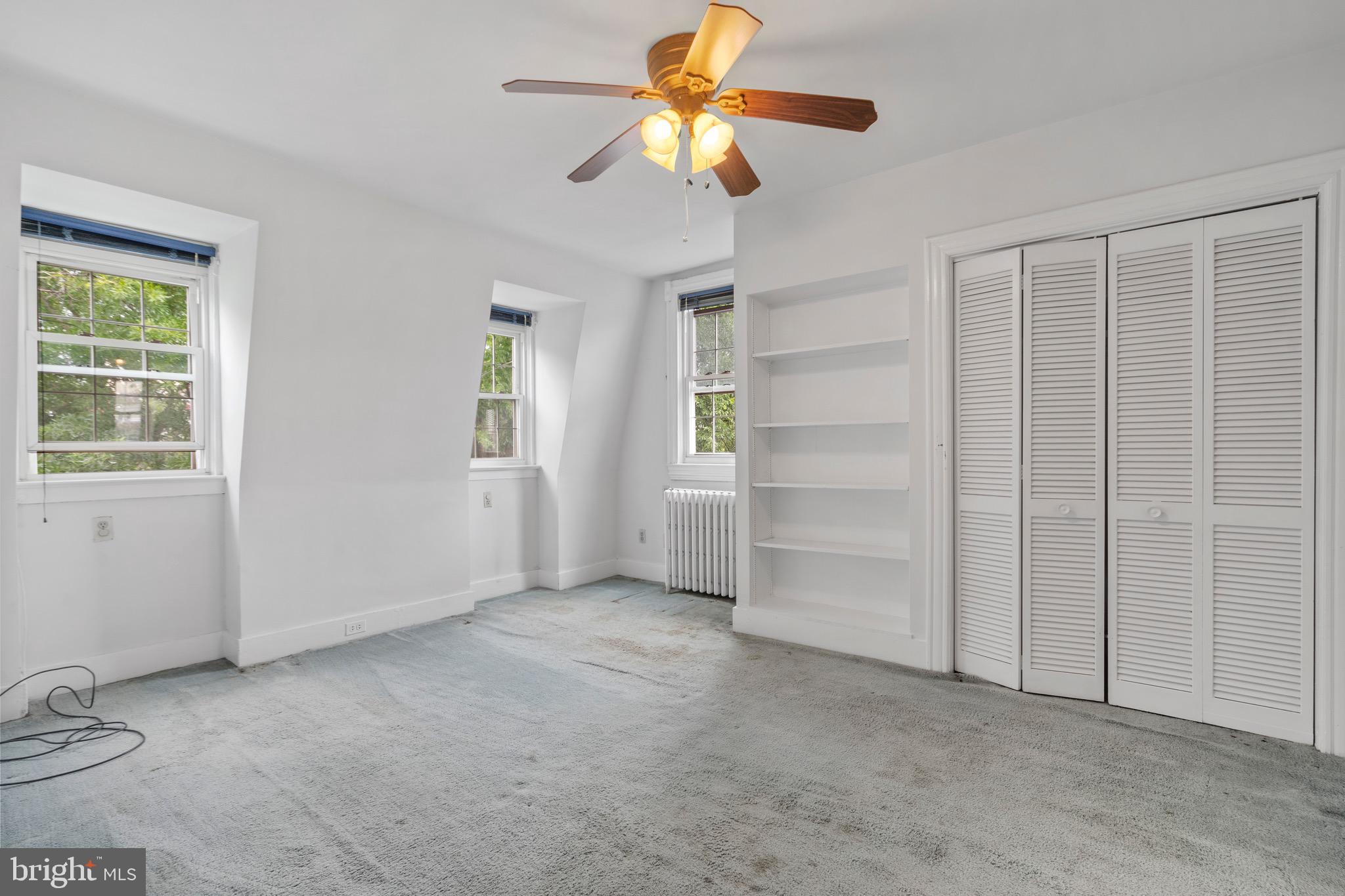 16 3rd St NE