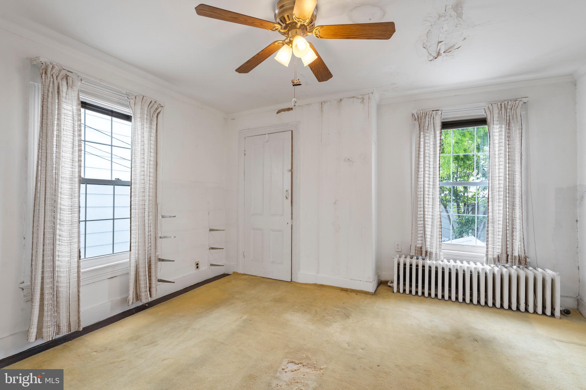 16 3rd St NE
