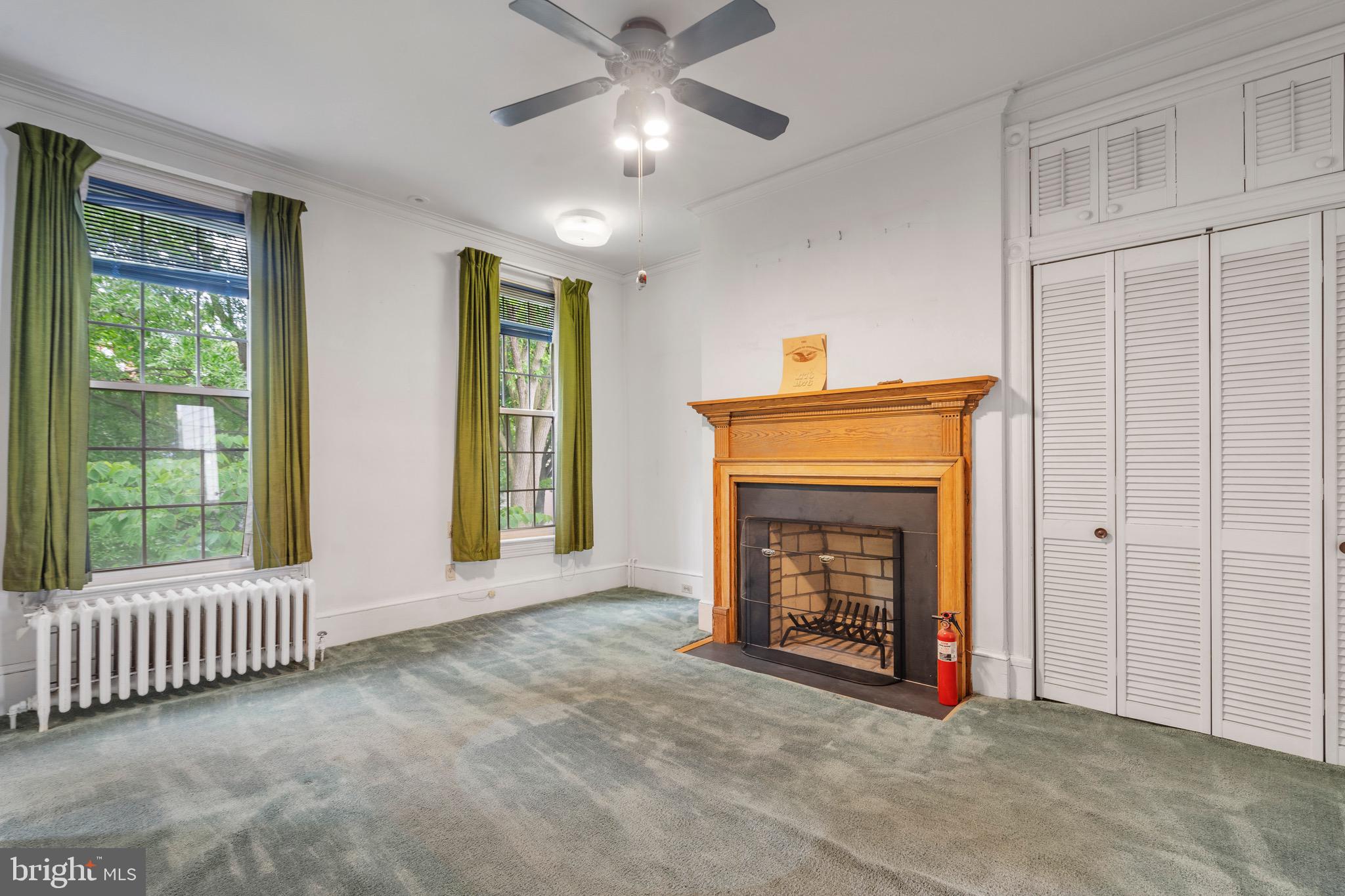 16 3rd St NE