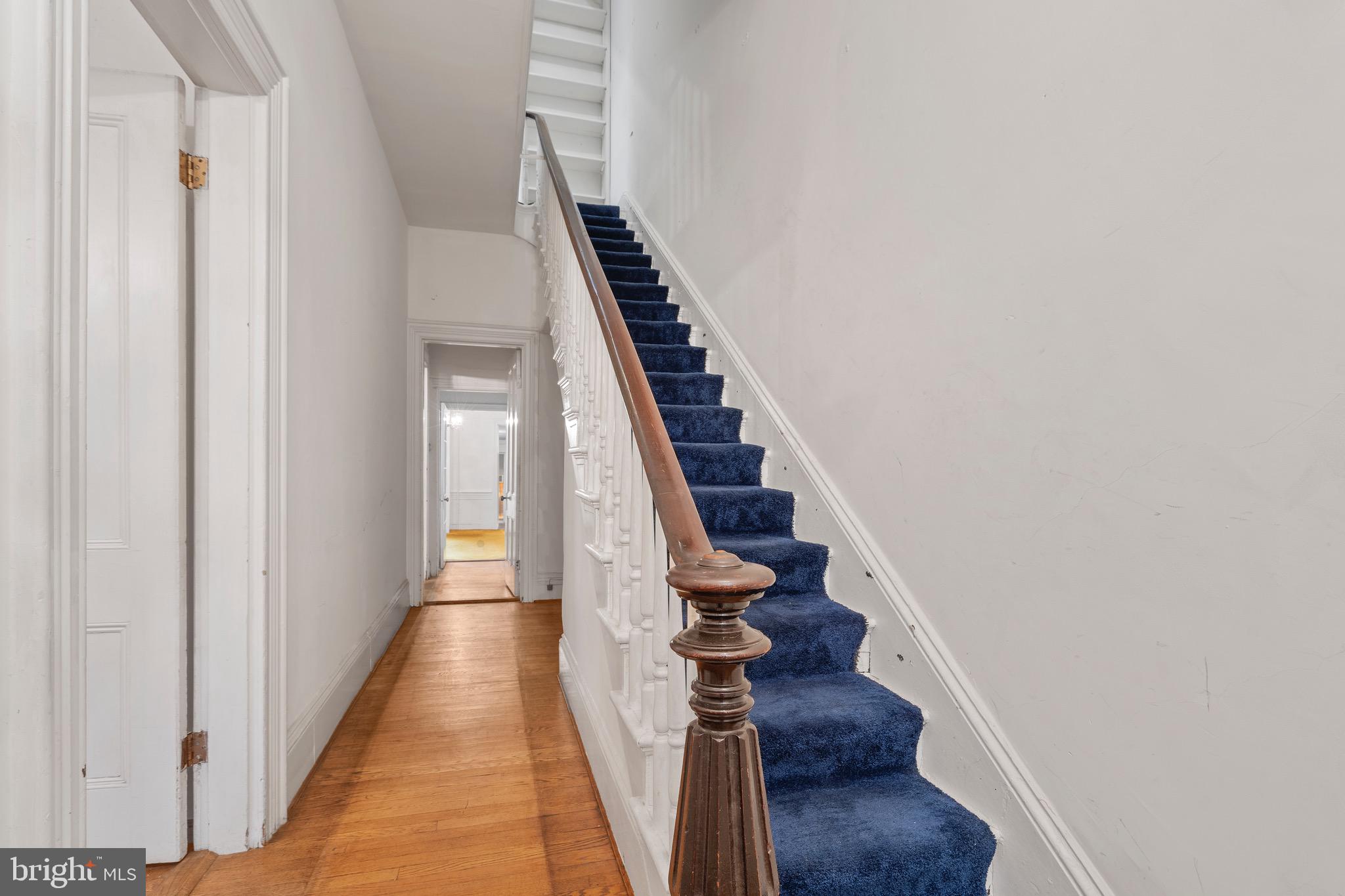 16 3rd St NE