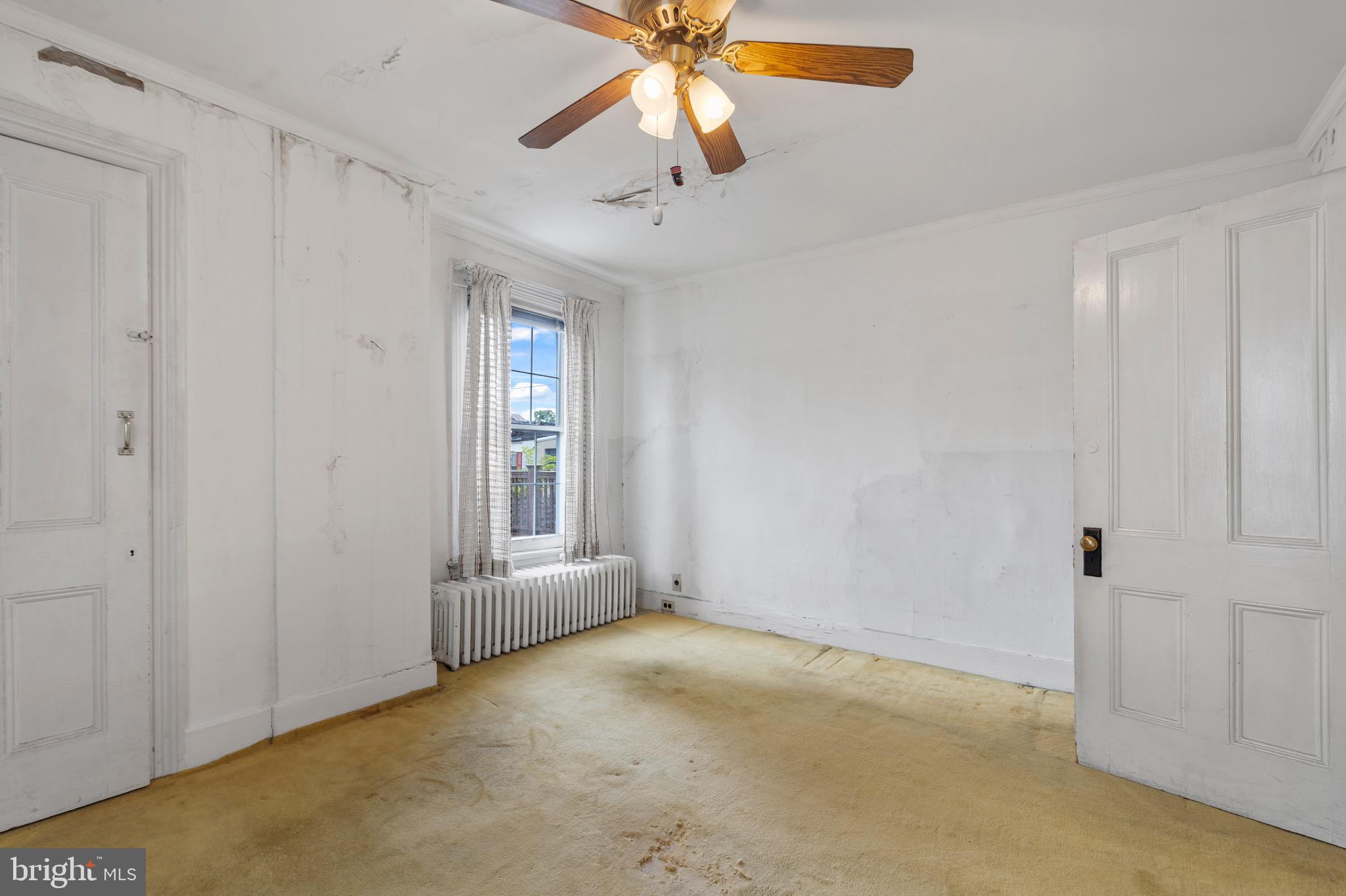 16 3rd St NE
