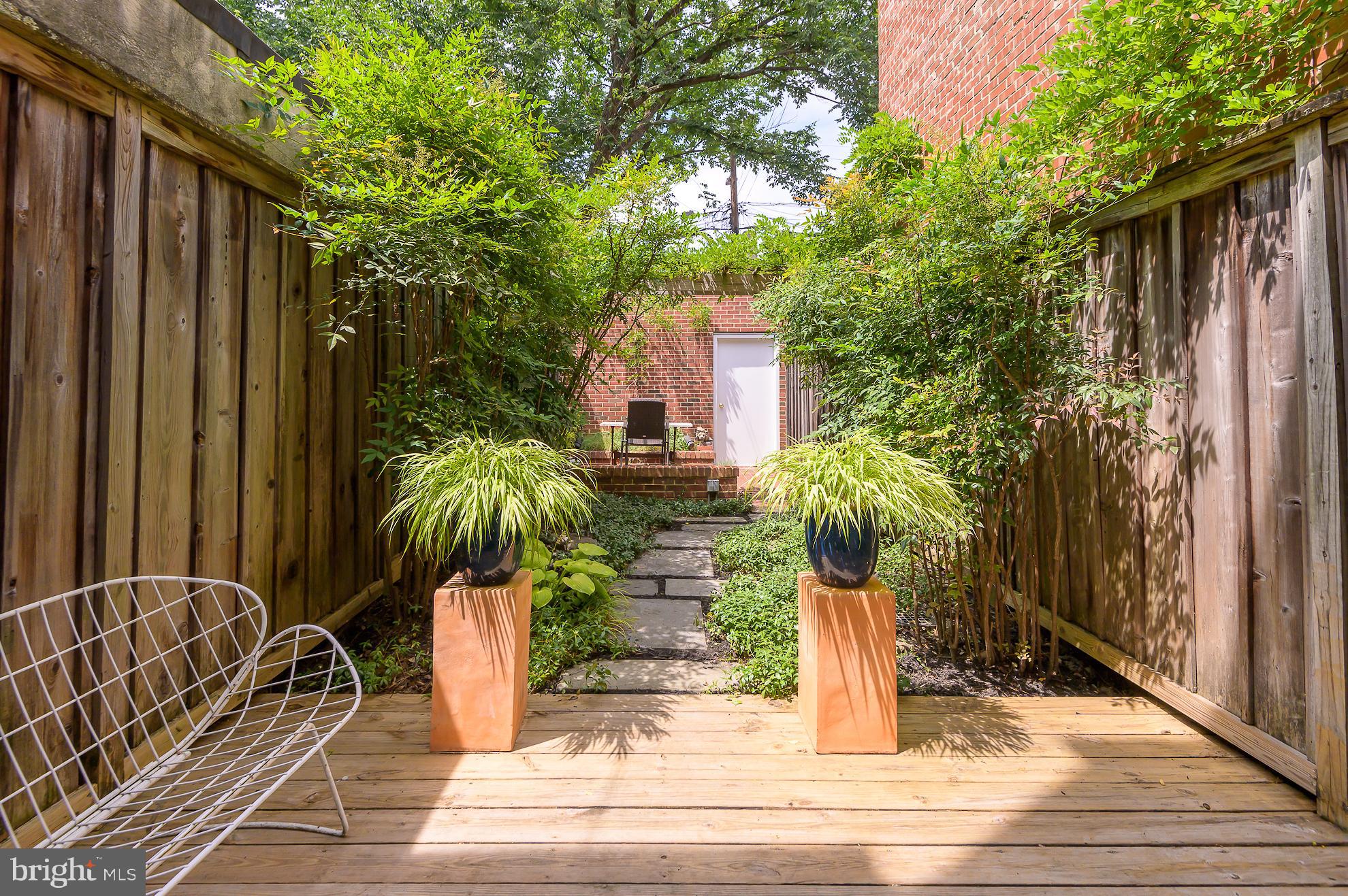 1222 Walter St SE