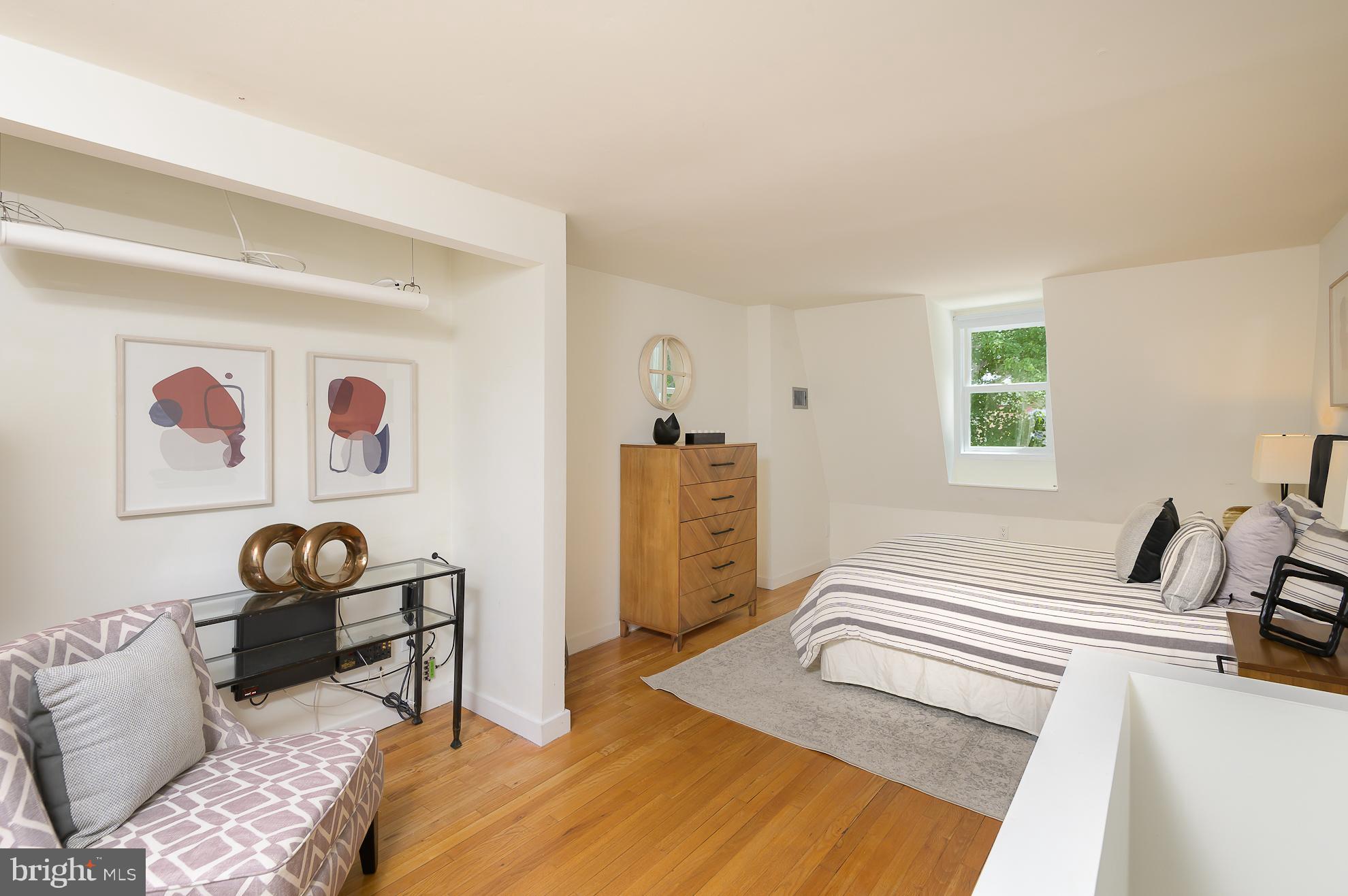 1222 Walter St SE