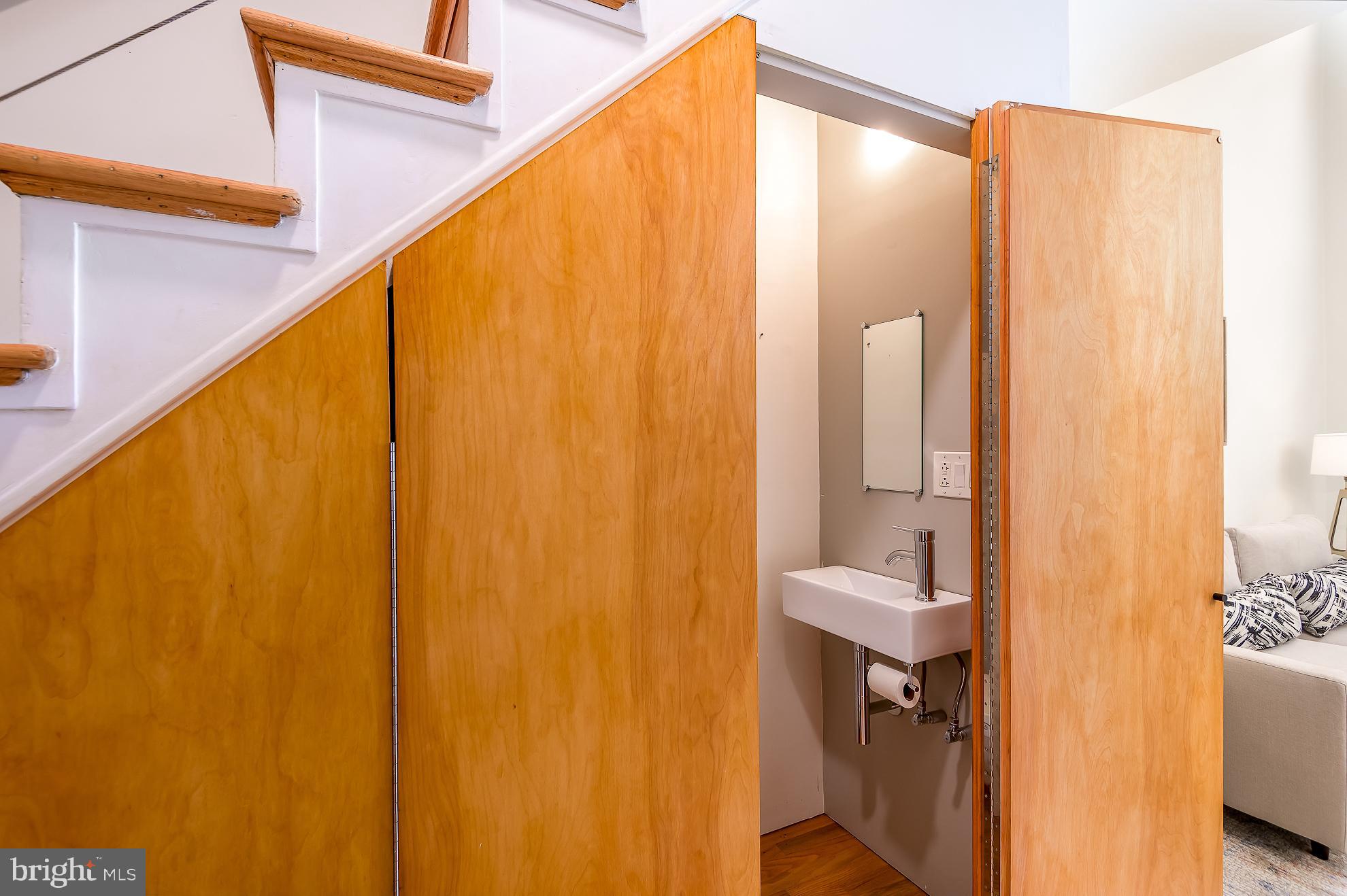 1222 Walter St SE
