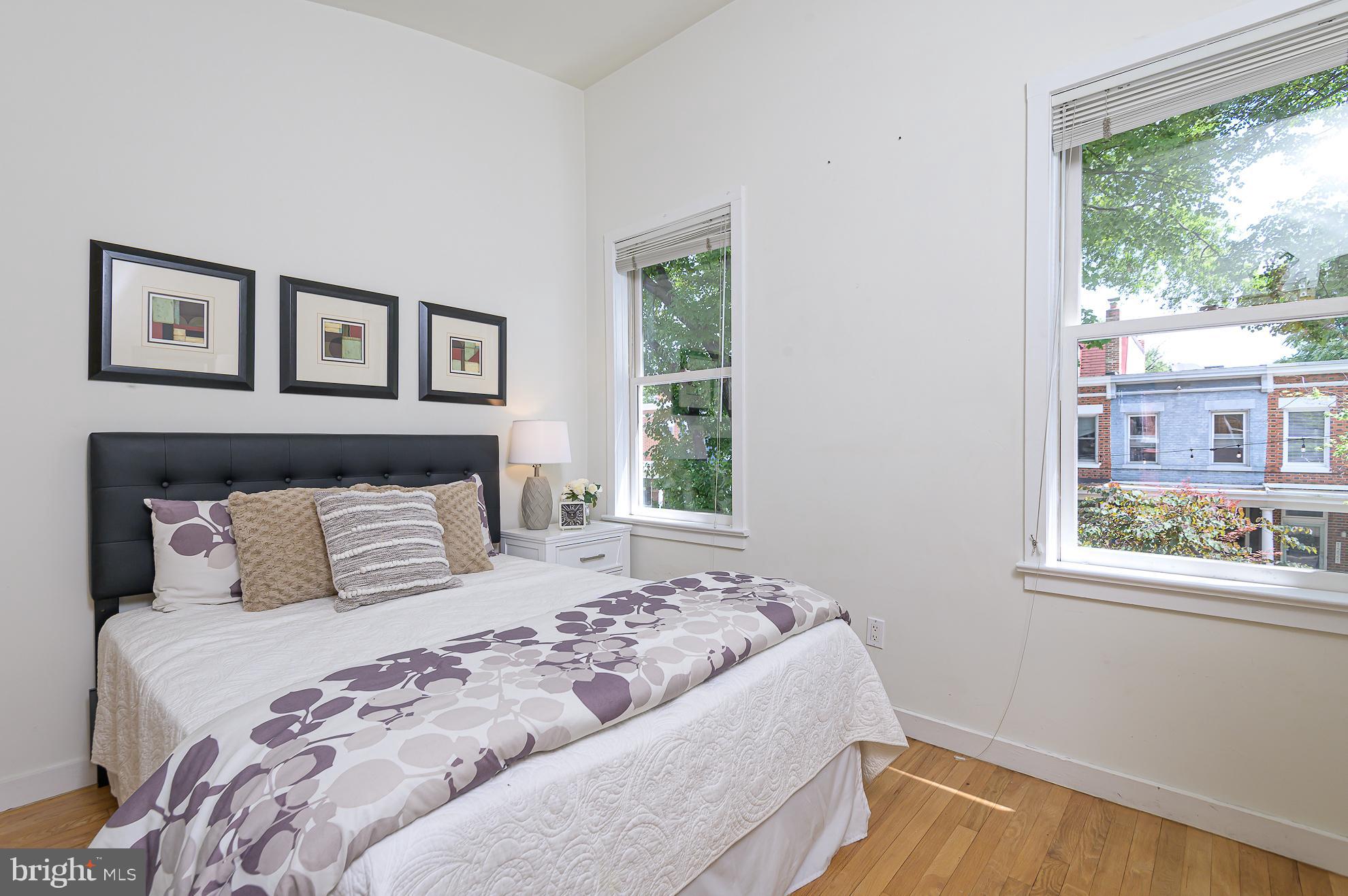 1222 Walter St SE