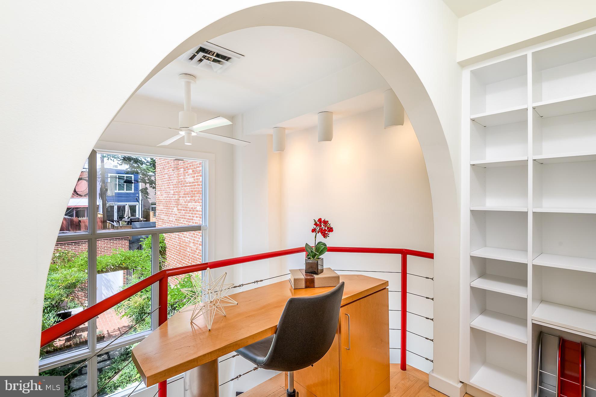 1222 Walter St SE