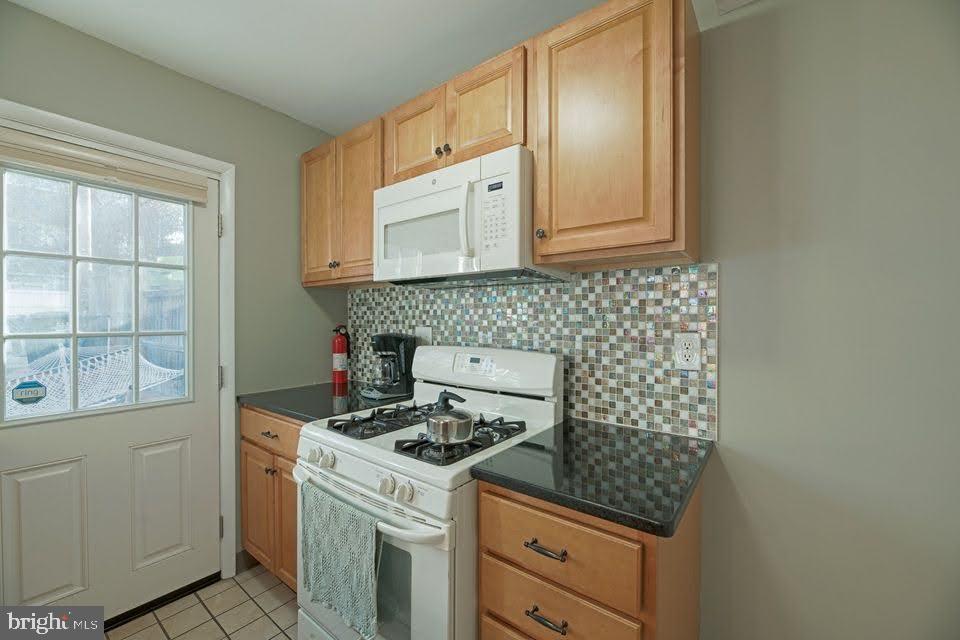 711 Emerson St NE