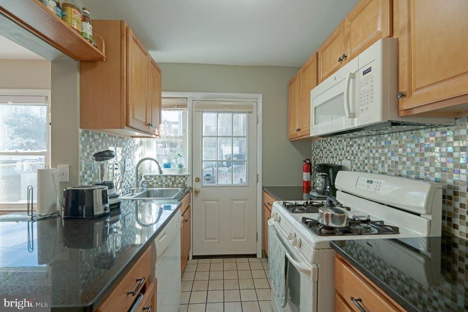 711 Emerson St NE