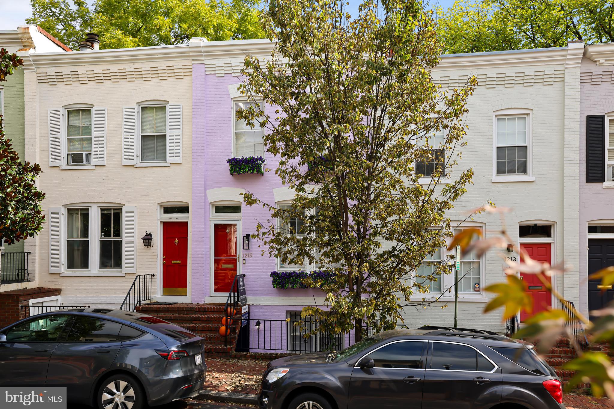 1215 33RD ST NW