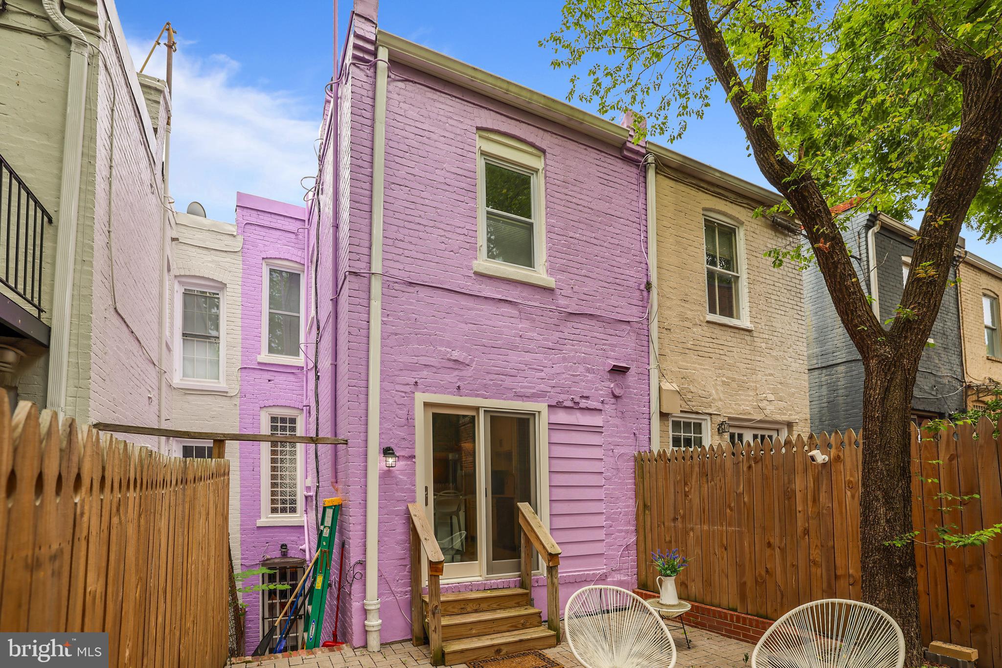 1215 33RD ST NW