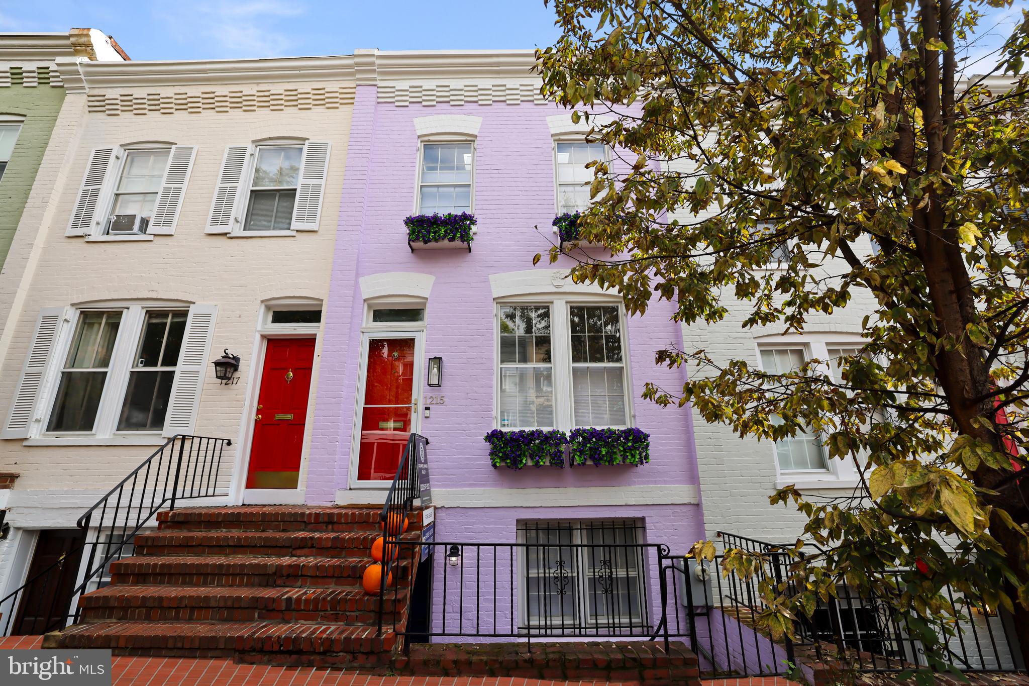 1215 33RD ST NW