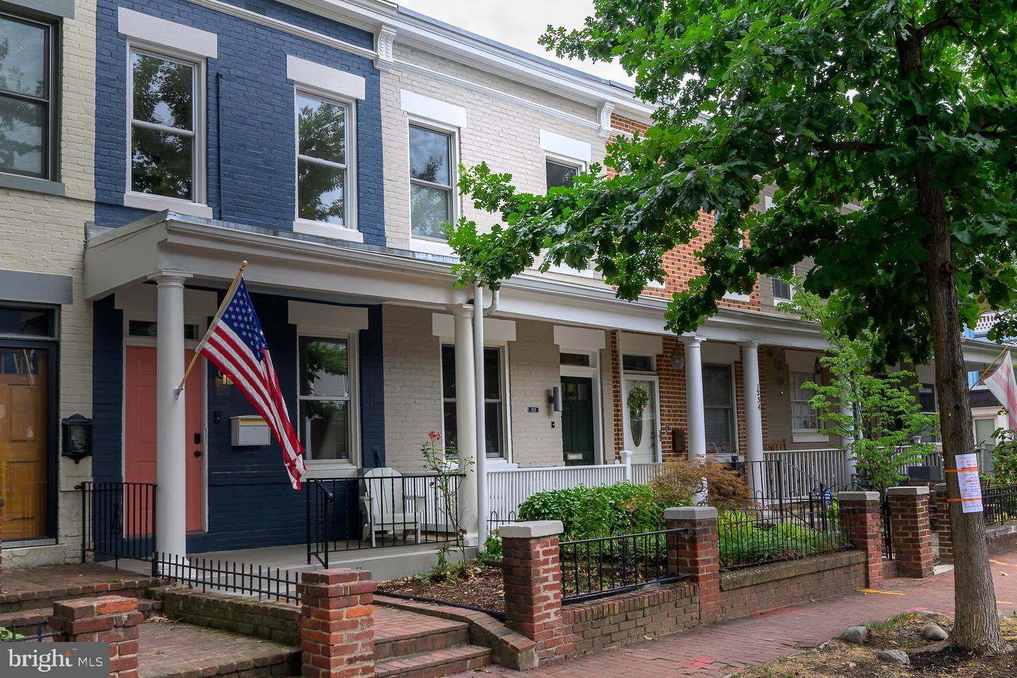 1232 Walter St SE
