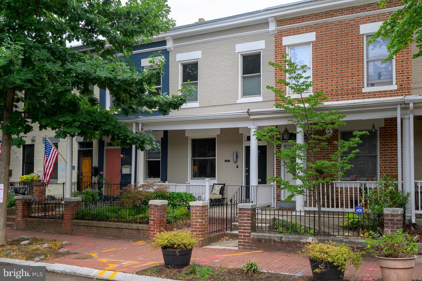 1232 Walter St SE